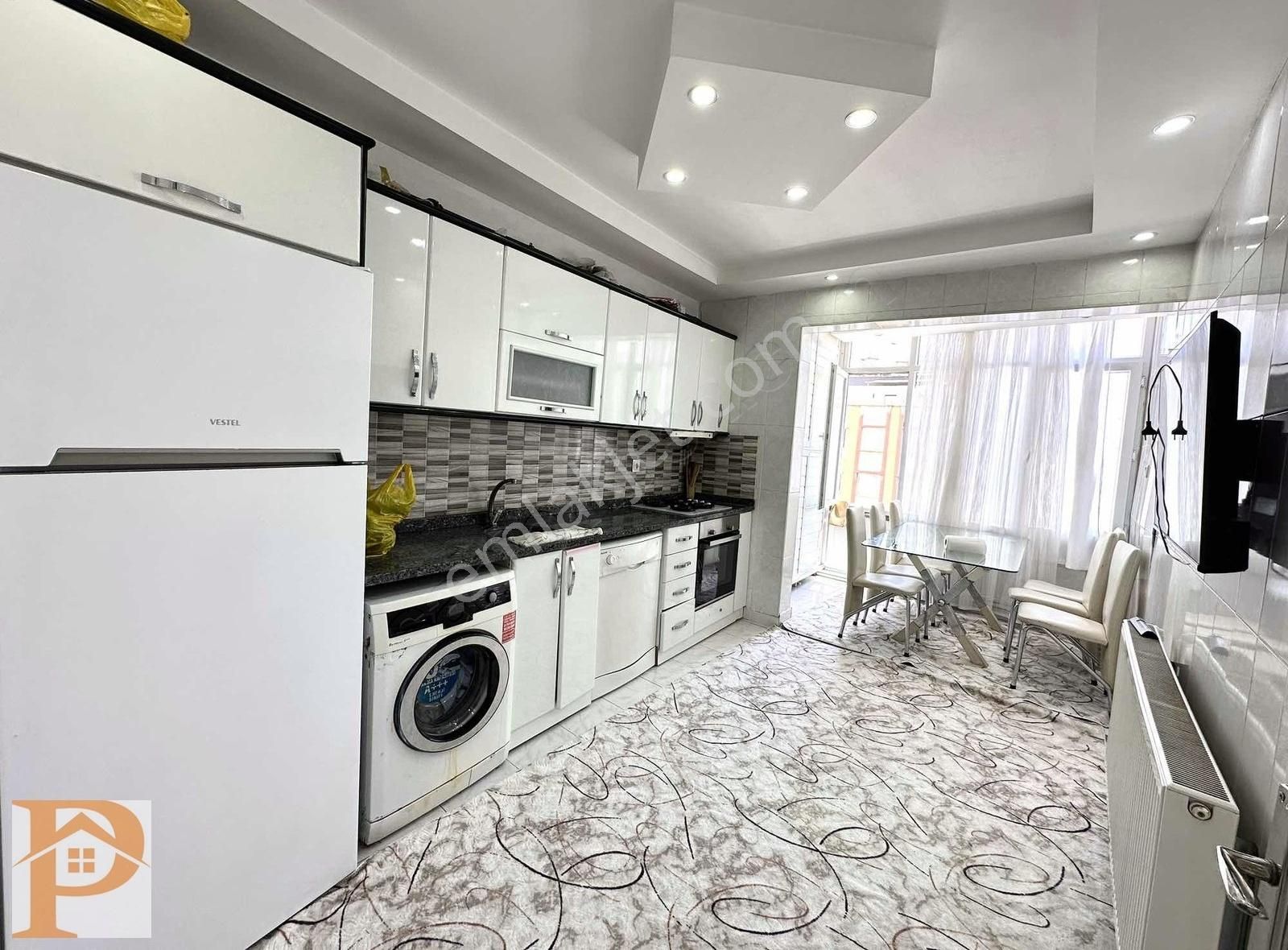 Deniz Mahallesinde Geniş Bakımlı Satılık 2+1 Daire