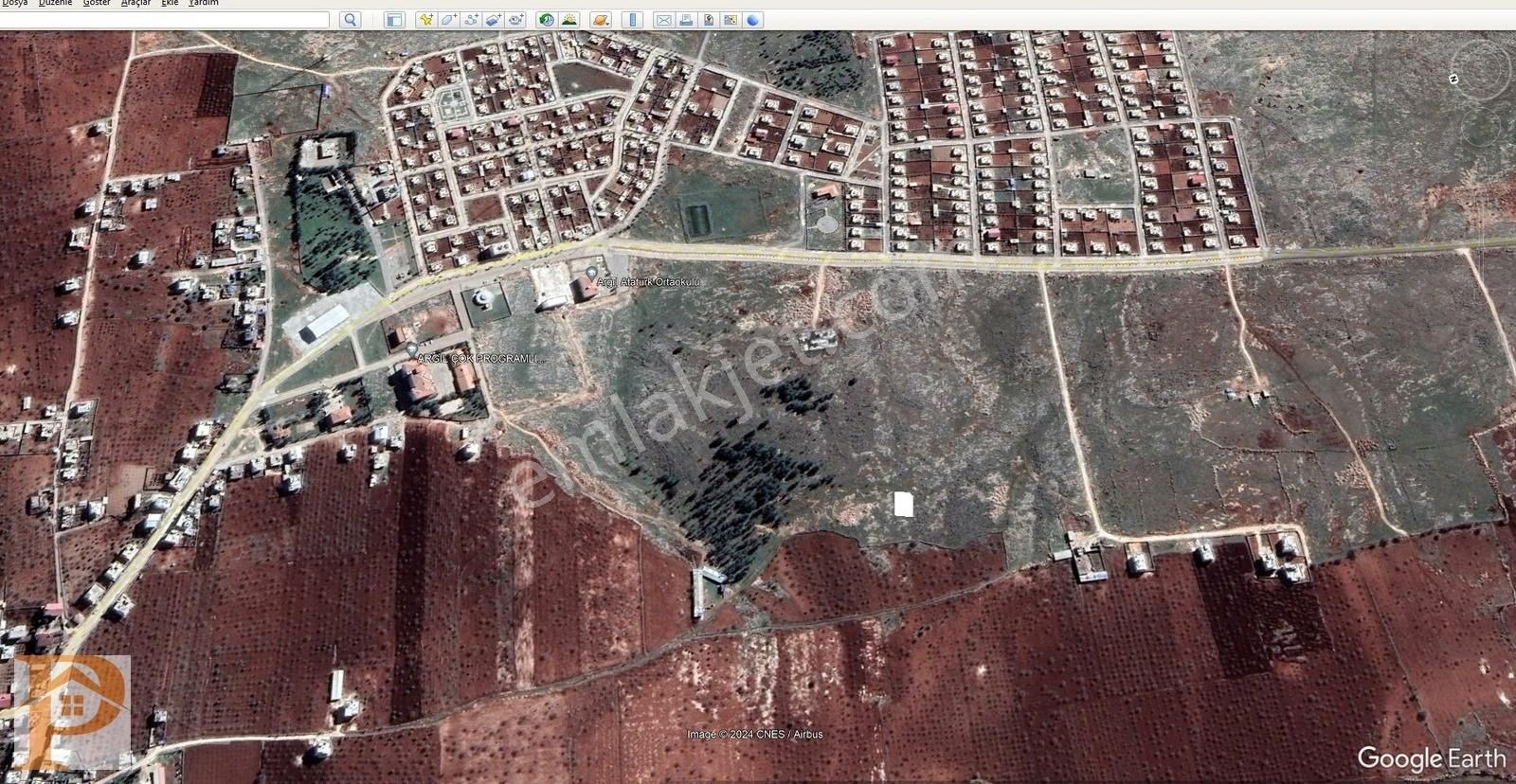 Halfeti Arğıl Tokilerin Karsısında Satılık 593 M2 Vılla Arsası