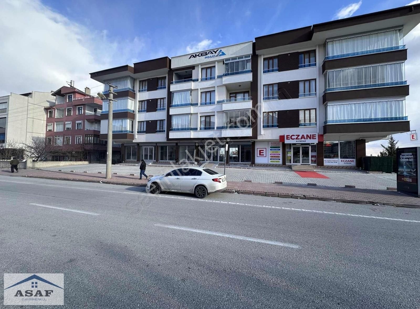 Asaf Gayrimenkul'den Kiralık Alemdar Caddesinde 400 M2 Dükkan