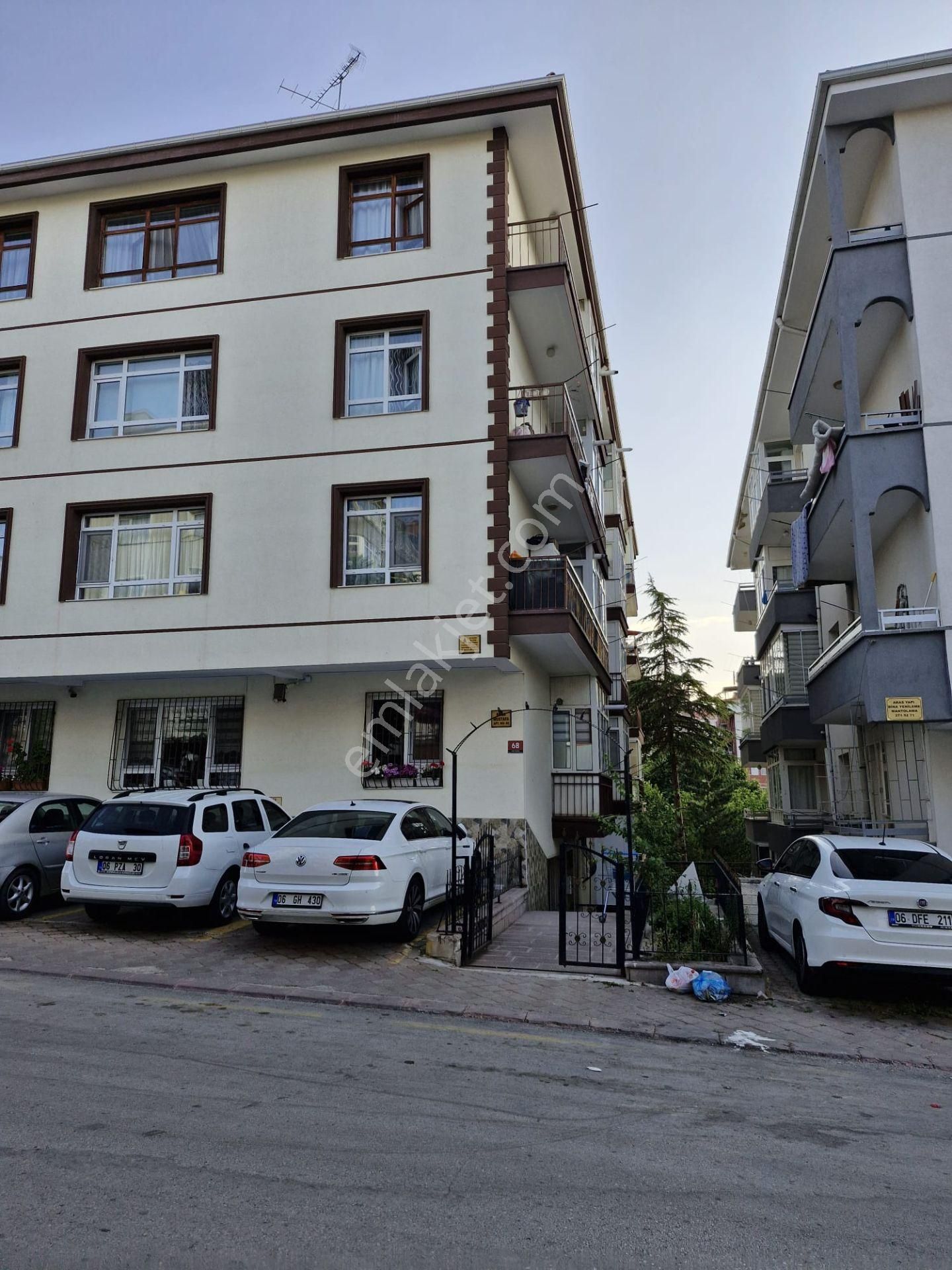Empa Aydınlıkevler'den Dikmen Sokullu Nimet Sokak Da 3+1 Satılık