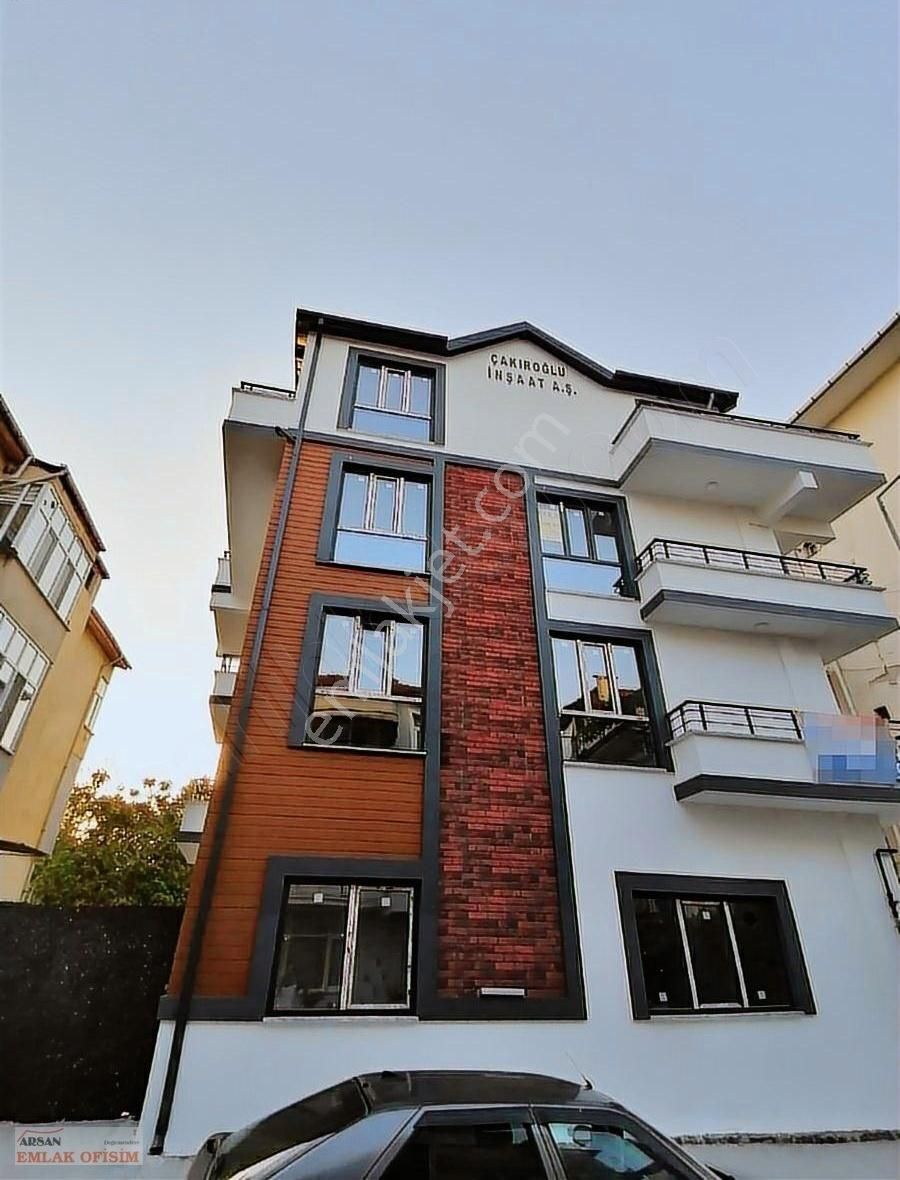 Gölcük Donanma Kapıya Çok Yakın Sıfır 1+1 Kiralık Çatı Dublex