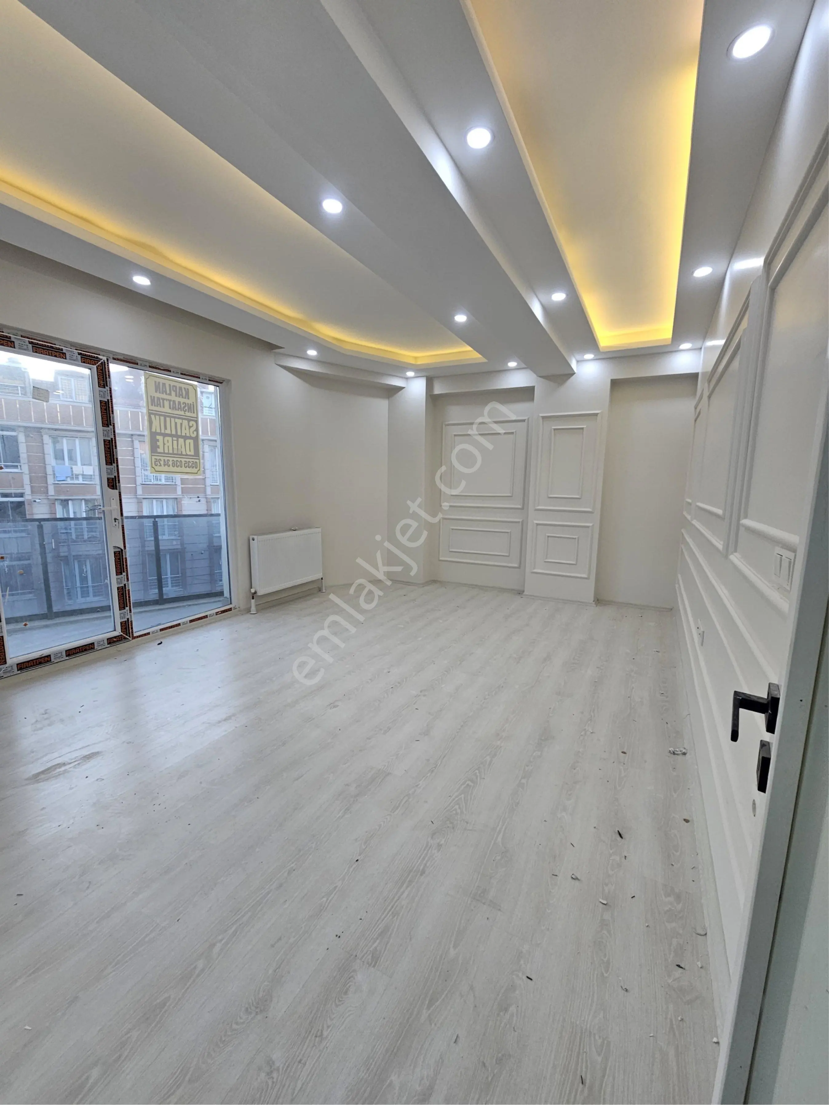 Arnavutköyde Merkezi Konumda Otoparklı Satılık Daire - Görsel 2