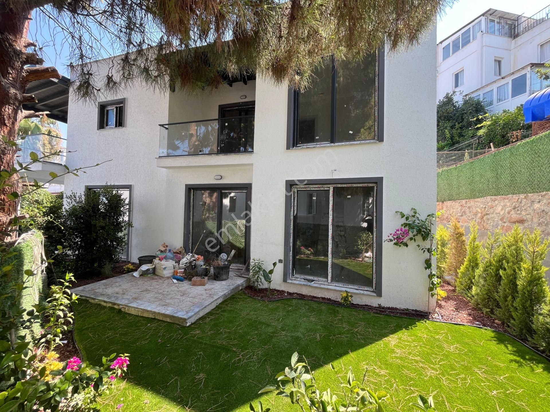 Bodrum Turgutreis'te Satılık 2+1 Deniz Manzaralı İkiz Villa - Görsel 4