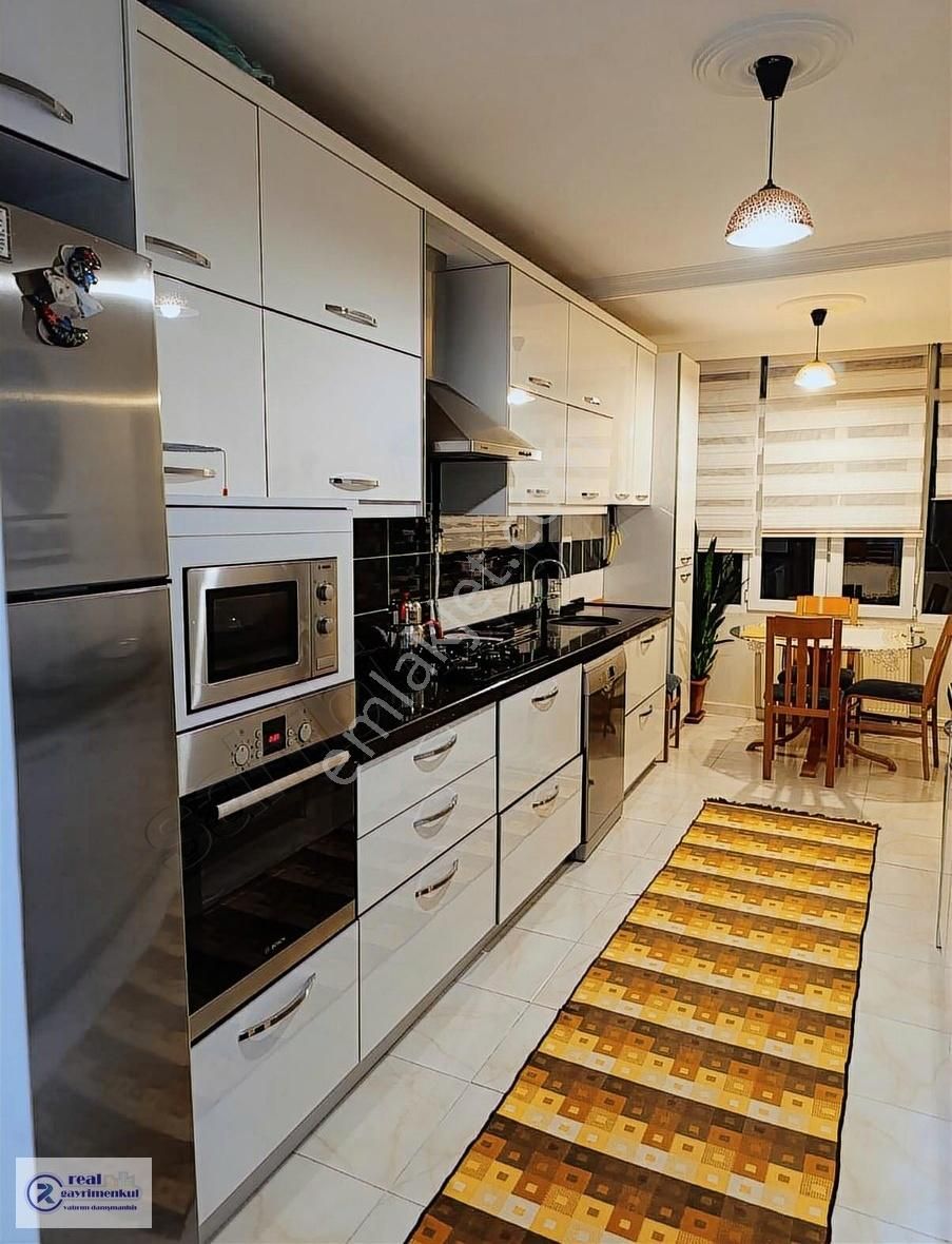 Muhittin Mah. Eski Şifa Hastanesi Arkasında Kiralık 3+1 Daire