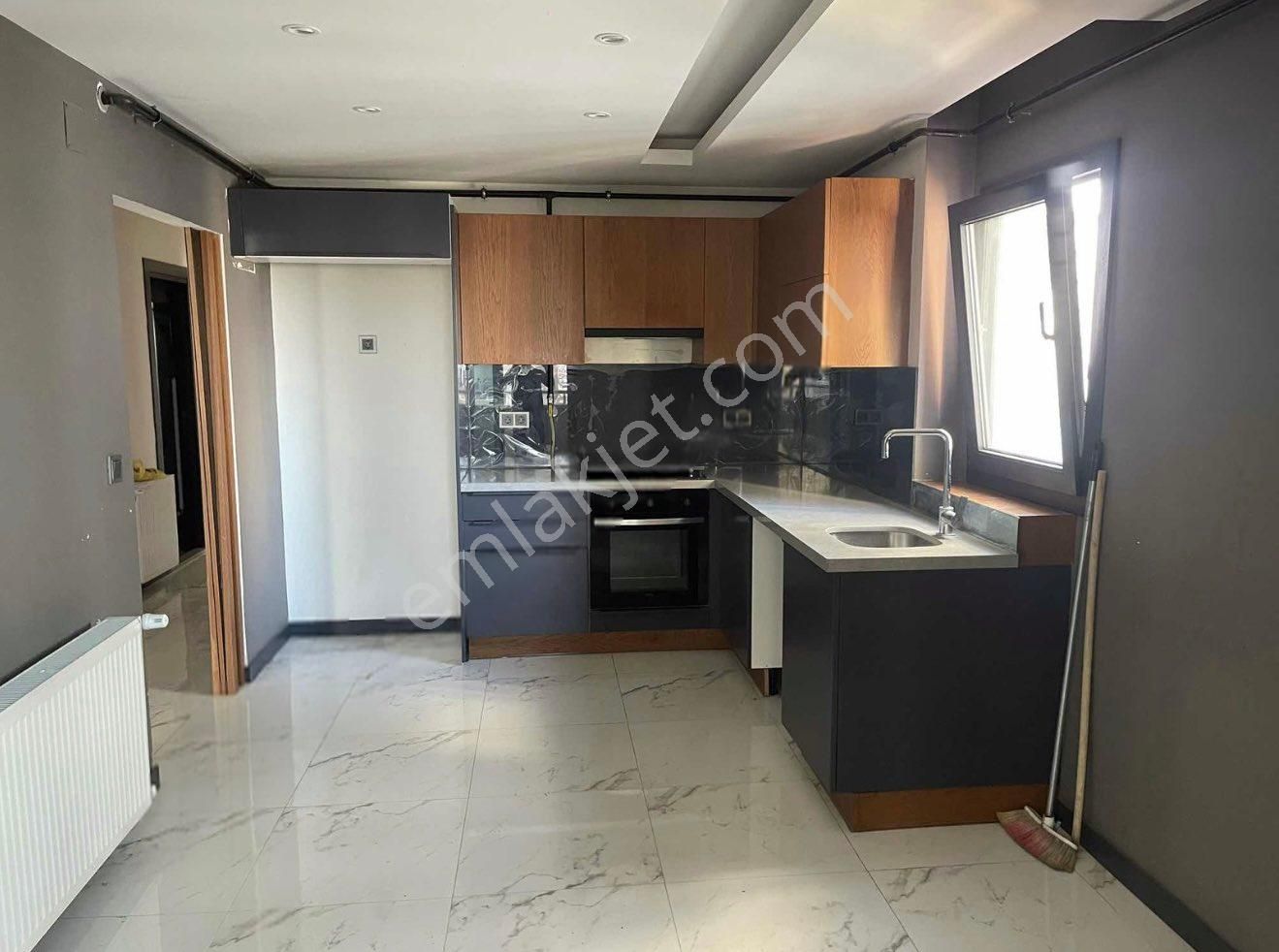 🔹 Mithatpaşa Mahallesi’nin En Avantajlı Konumunda Lüks Kiralık 3+1 Daire!