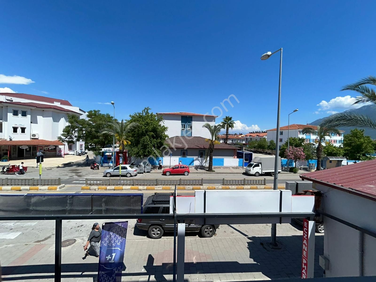 Sahibinden Sıfır Cadde Üzeri 1+1