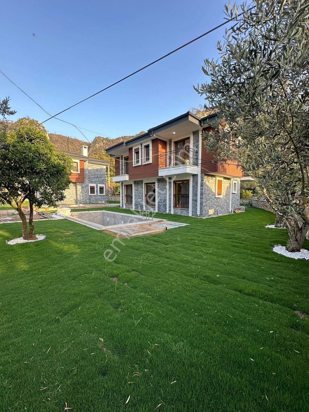 Müjgan Emlaktan Marmaris Orhaniye'de Lüks Satılık Müstakil Villa