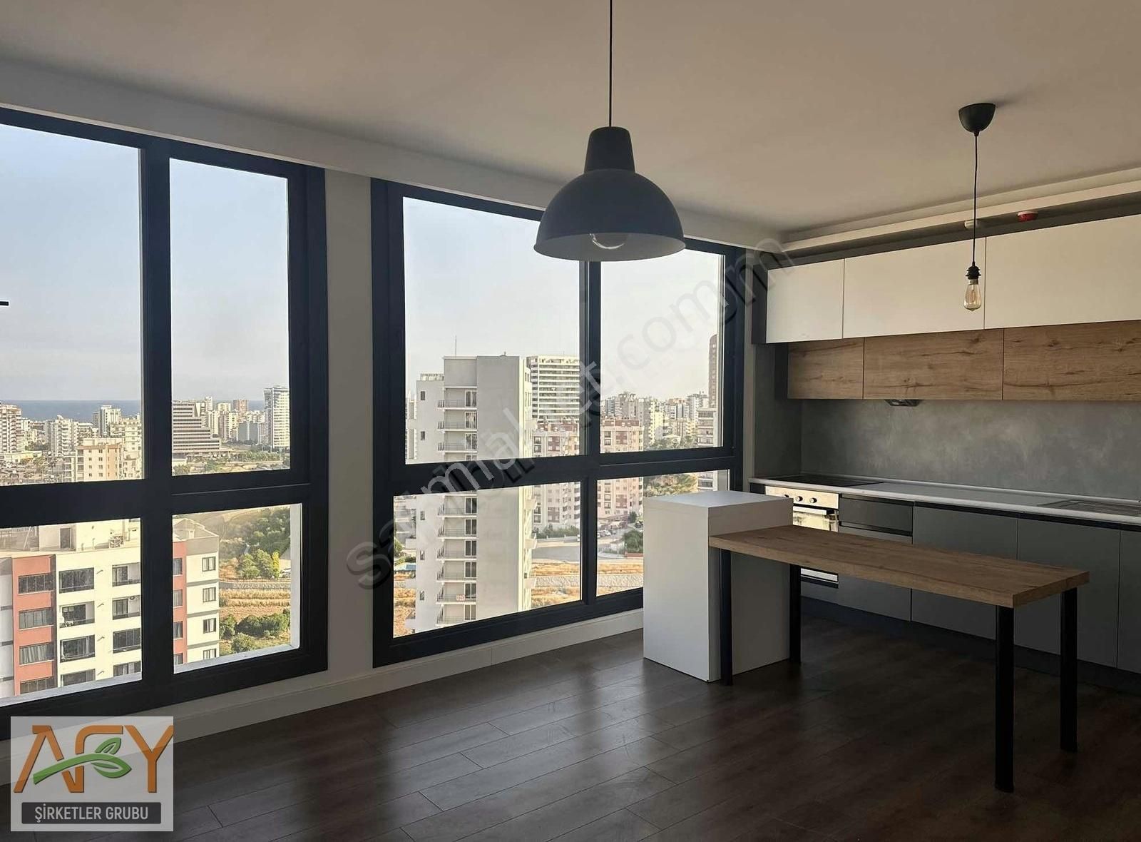 Afy'den 34 Cadde'de Deniz Manzaralı Lüks Daire