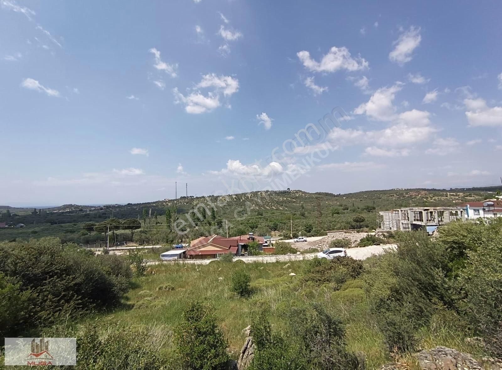 Muga'dan Dikili Bademlide 3 Kat Villa İmarlı Satılık 304 M2 Arsa