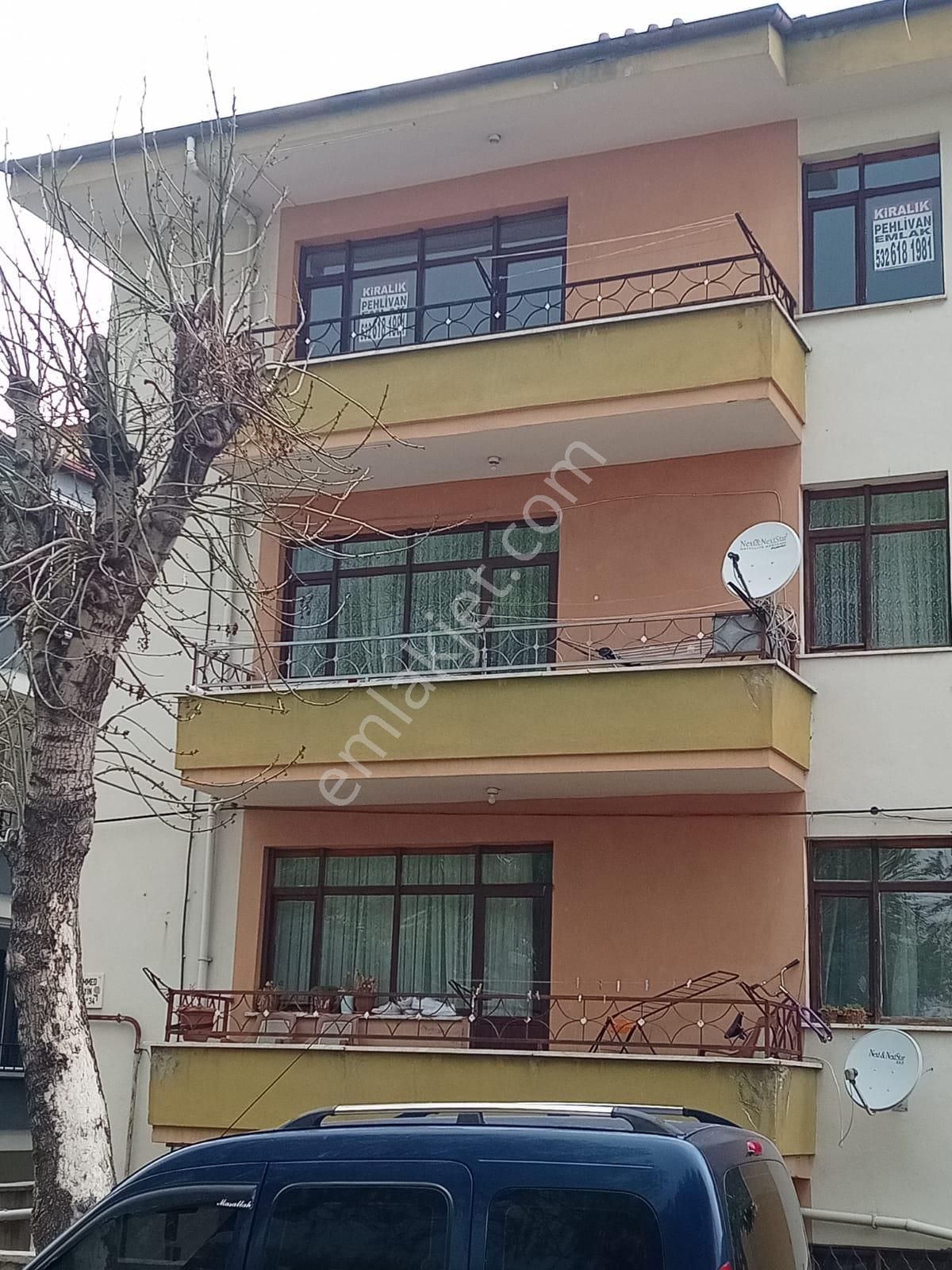 Çorum Pehlivan Emlaktan Cumhuriyet Lisesi Civarı Kiralık 3+1 Giriş Kat