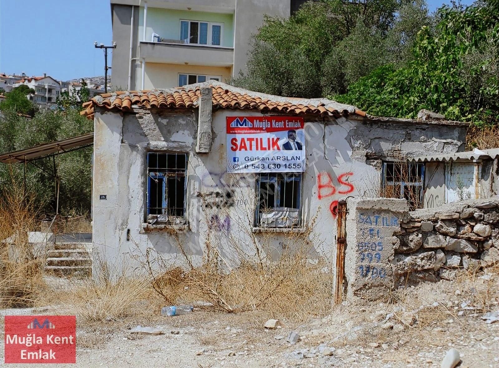 Muğla Yatağan Merkezde % 40 İmarlı Dört Dairelik Satılık Arsa