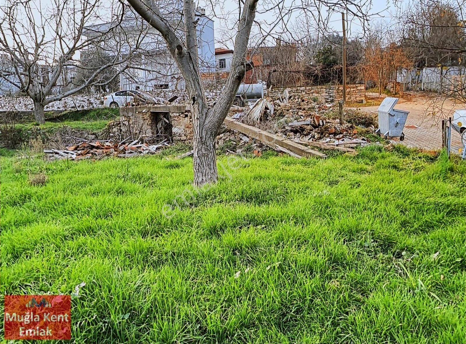 Muğla Yatağan Turgut Mah. Bitişik Üç Parsel Satılık Arsalar