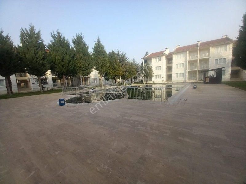 Stop’tan Şerefler’de *havuzlu Sitede Eşyalı* 2+1 Satılık Daire