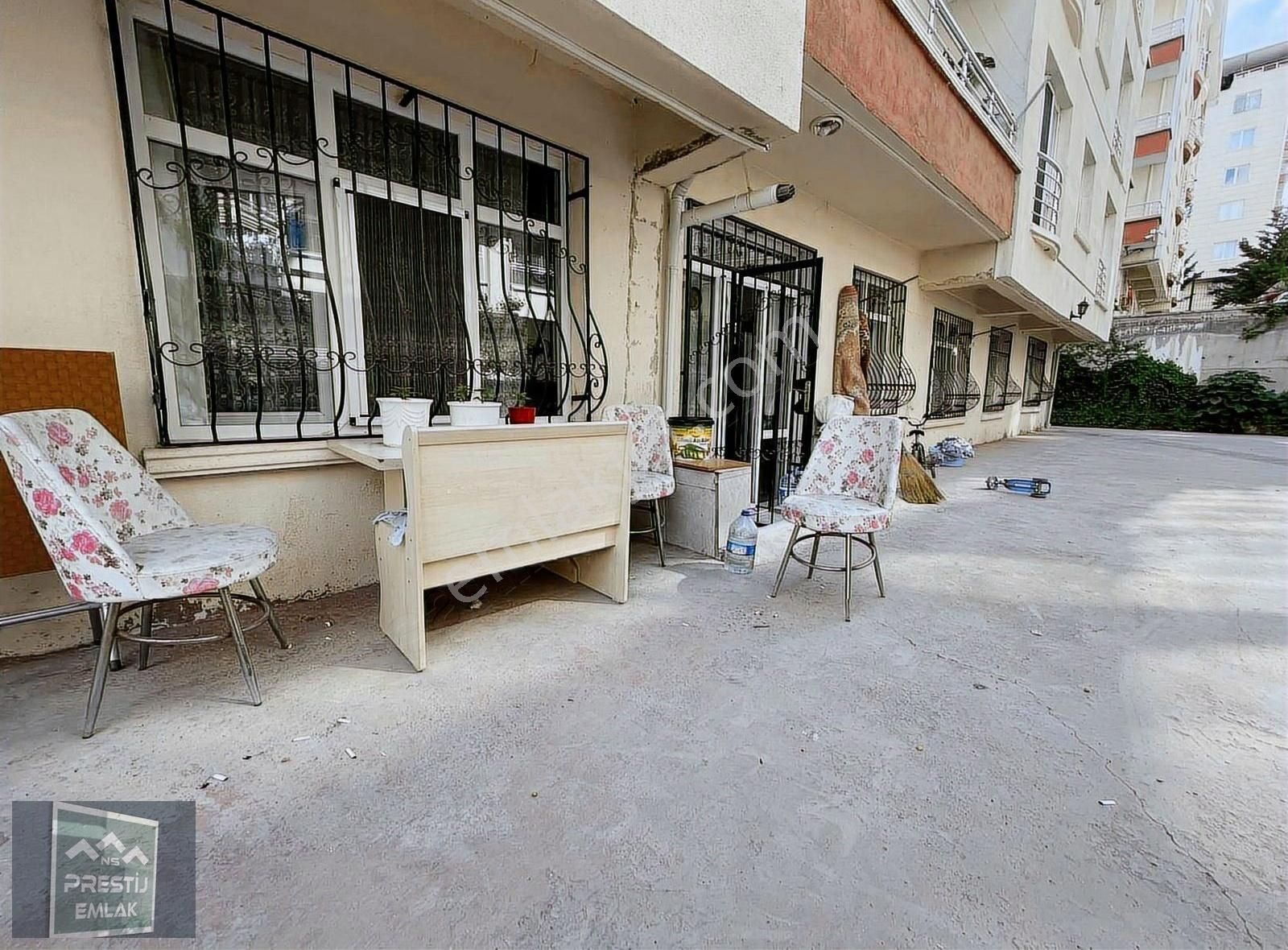 Alsancak Mah Asansörlü Çift Girişli E. Banyolu Bahçe Katı