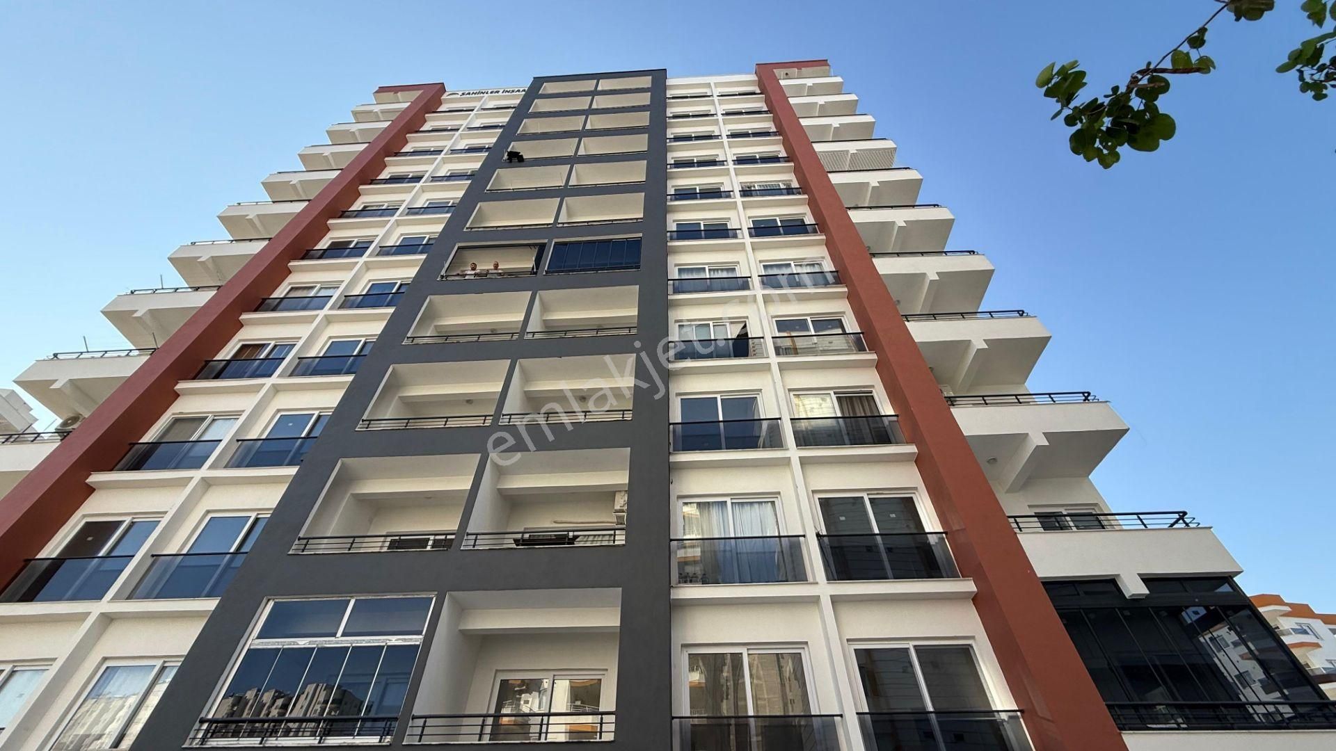 Kızkalesi Merkezde Deninz Manzarlı Ve Havuzlu Satlık 1+1 Daire