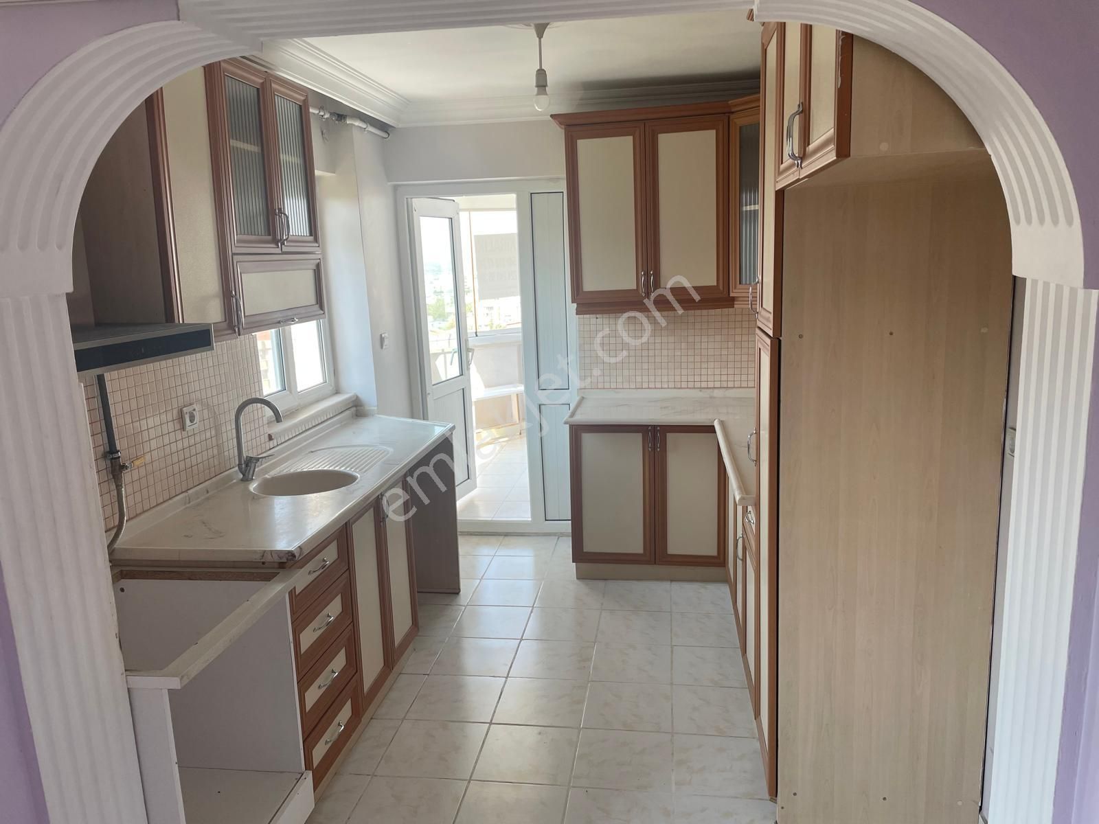 Beşevler'de Güzel Konumlu Kiralık Daire-tek Blok'tan Oluşan- - Görsel 13