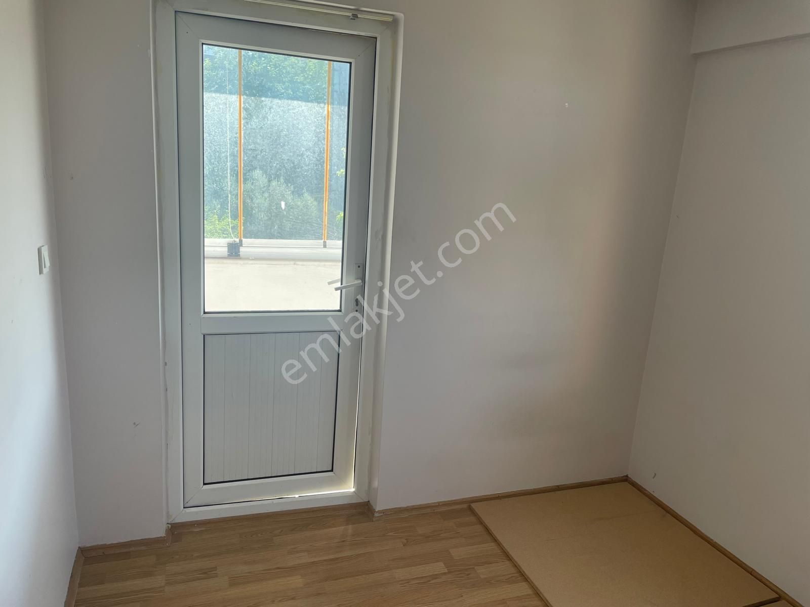 Beşevler'de Güzel Konumlu Kiralık Daire-tek Blok'tan Oluşan- - Görsel 19