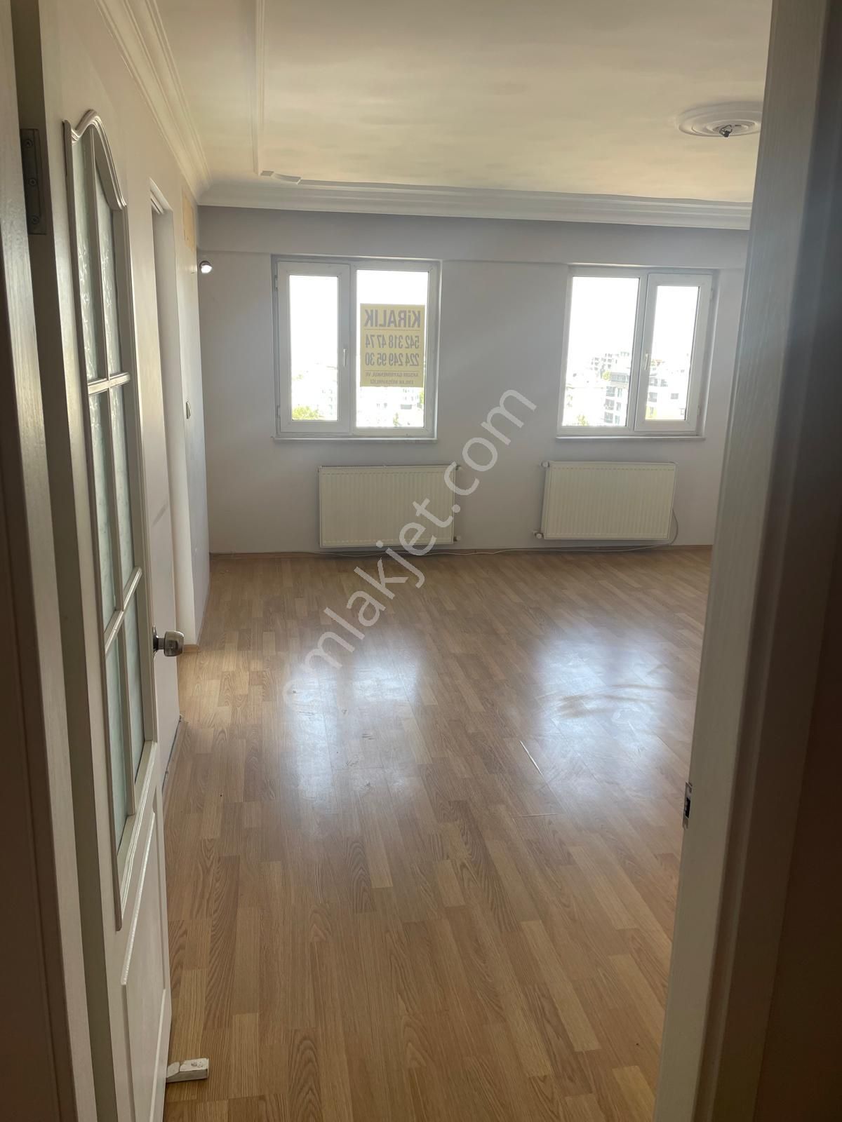 Beşevler'de Güzel Konumlu Kiralık Daire-tek Blok'tan Oluşan- - Görsel 5