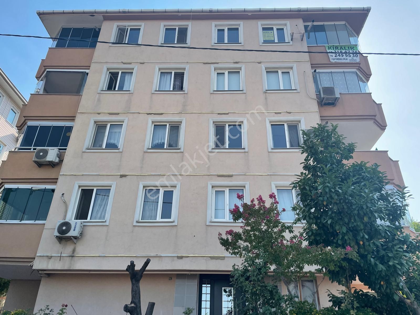 Beşevler'de Güzel Konumlu Kiralık Daire-tek Blok'tan Oluşan- - Görsel 2