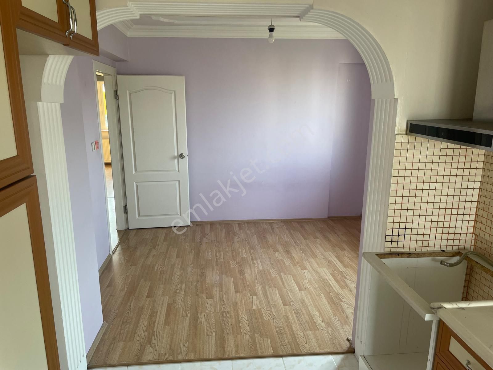 Beşevler'de Güzel Konumlu Kiralık Daire-tek Blok'tan Oluşan- - Görsel 14