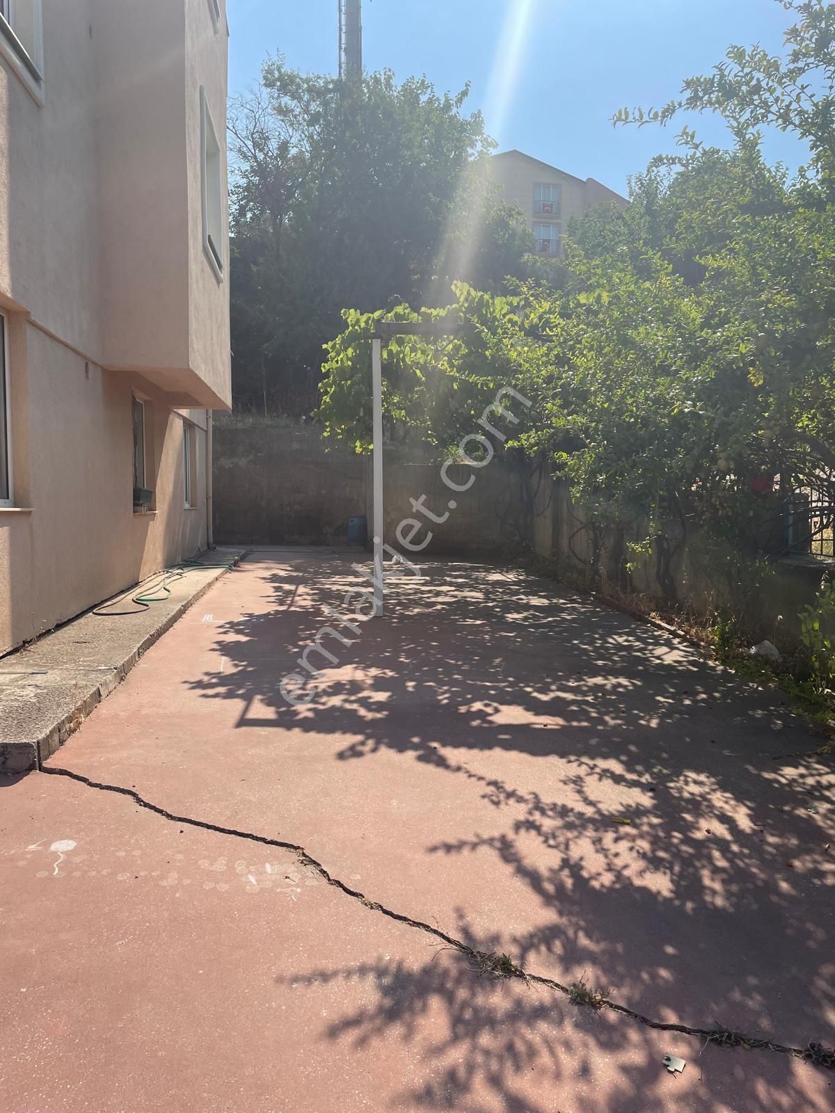 Beşevler'de Güzel Konumlu Kiralık Daire-tek Blok'tan Oluşan- - Görsel 35