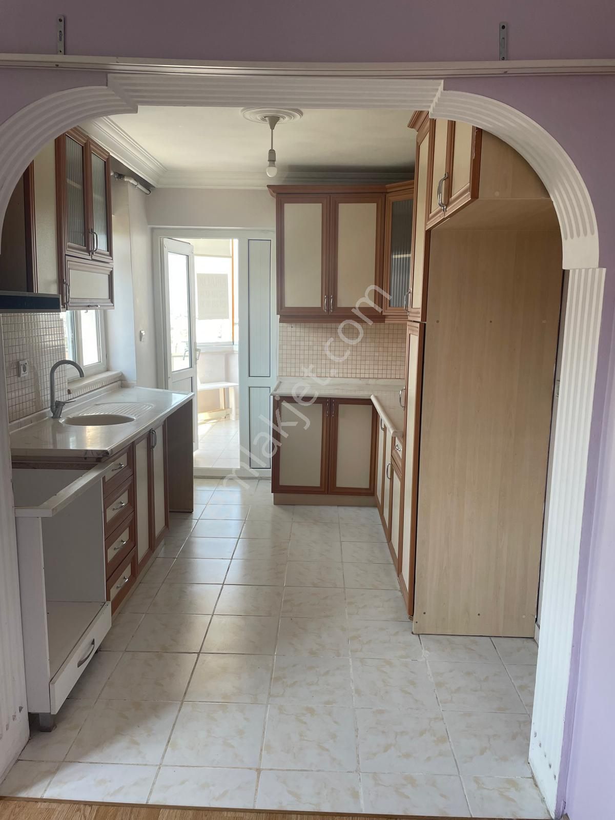 Beşevler'de Güzel Konumlu Kiralık Daire-tek Blok'tan Oluşan- - Görsel 12