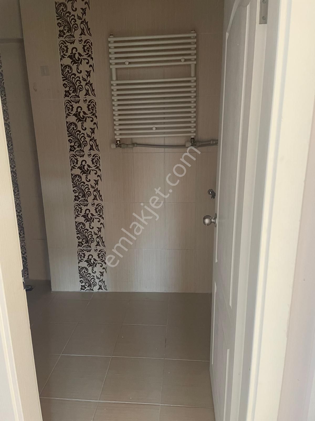 Beşevler'de Güzel Konumlu Kiralık Daire-tek Blok'tan Oluşan- - Görsel 20