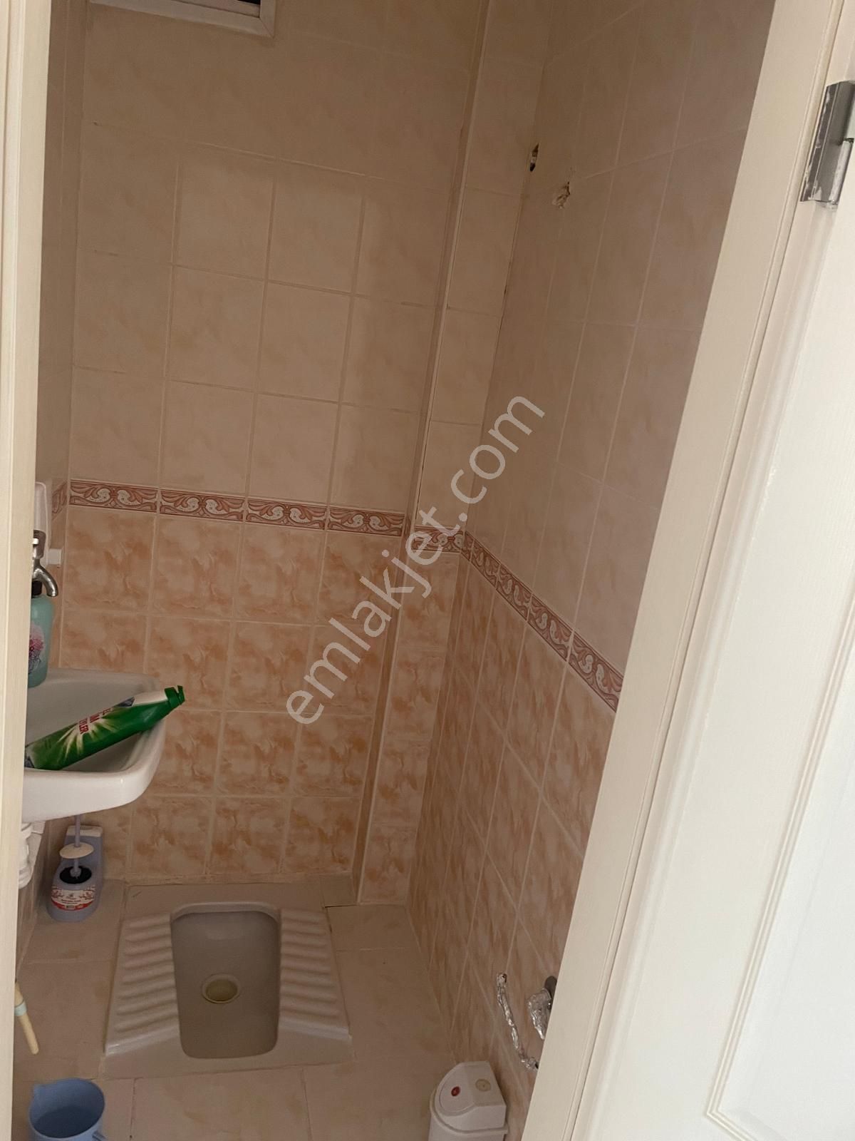 Beşevler'de Güzel Konumlu Kiralık Daire-tek Blok'tan Oluşan- - Görsel 16