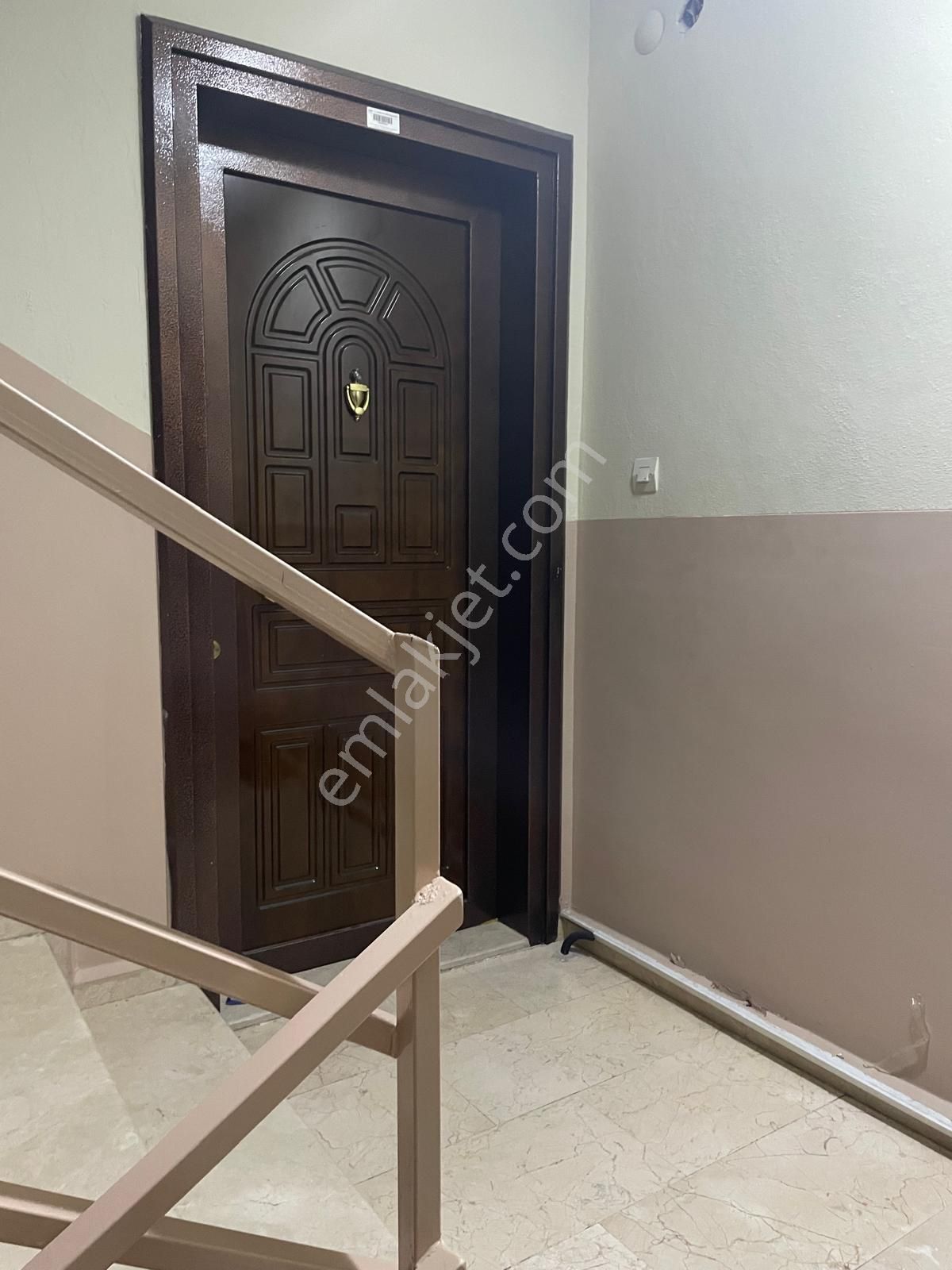 Beşevler'de Güzel Konumlu Kiralık Daire-tek Blok'tan Oluşan- - Görsel 32