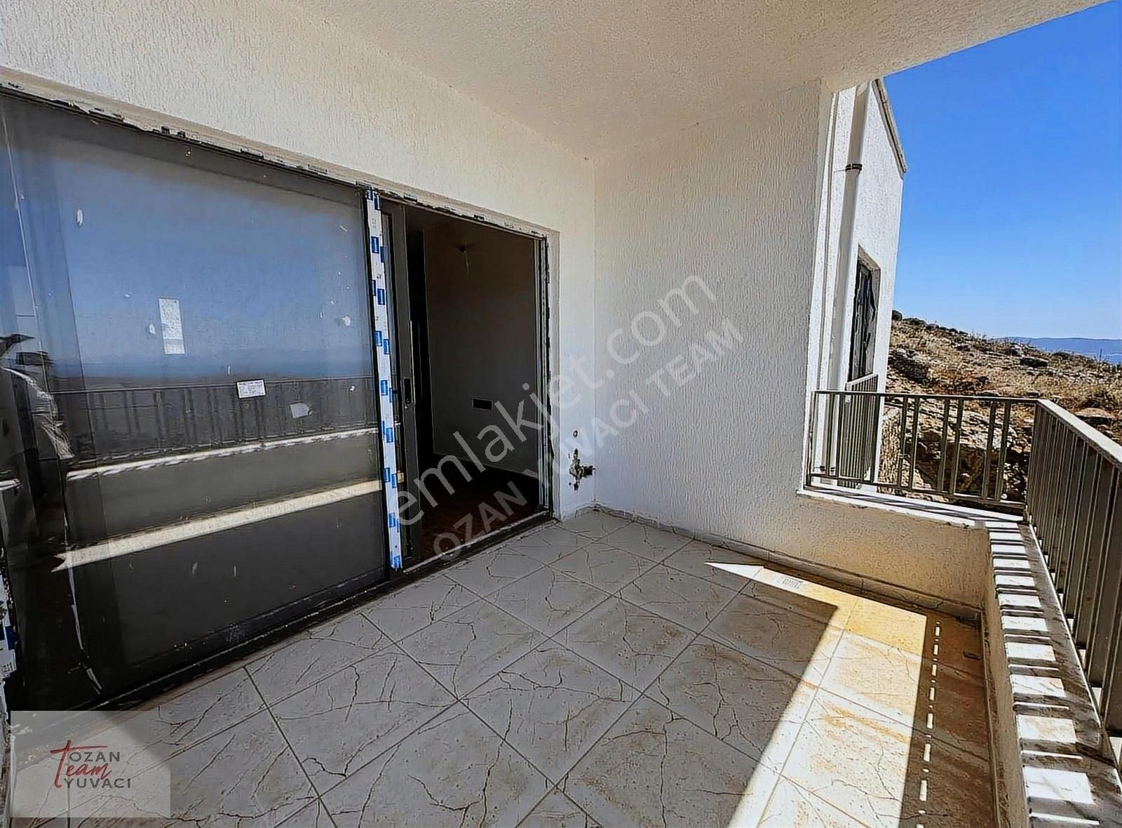 Deniz Manzaralı, Özel Havuzlu, Site İçi Satılık 3+1 Daire