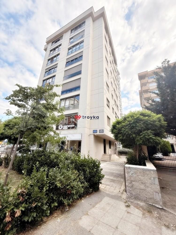 Kadıköy Suadiye Ayşekadın Metro Durağında 3+1 Satılık Troykadan