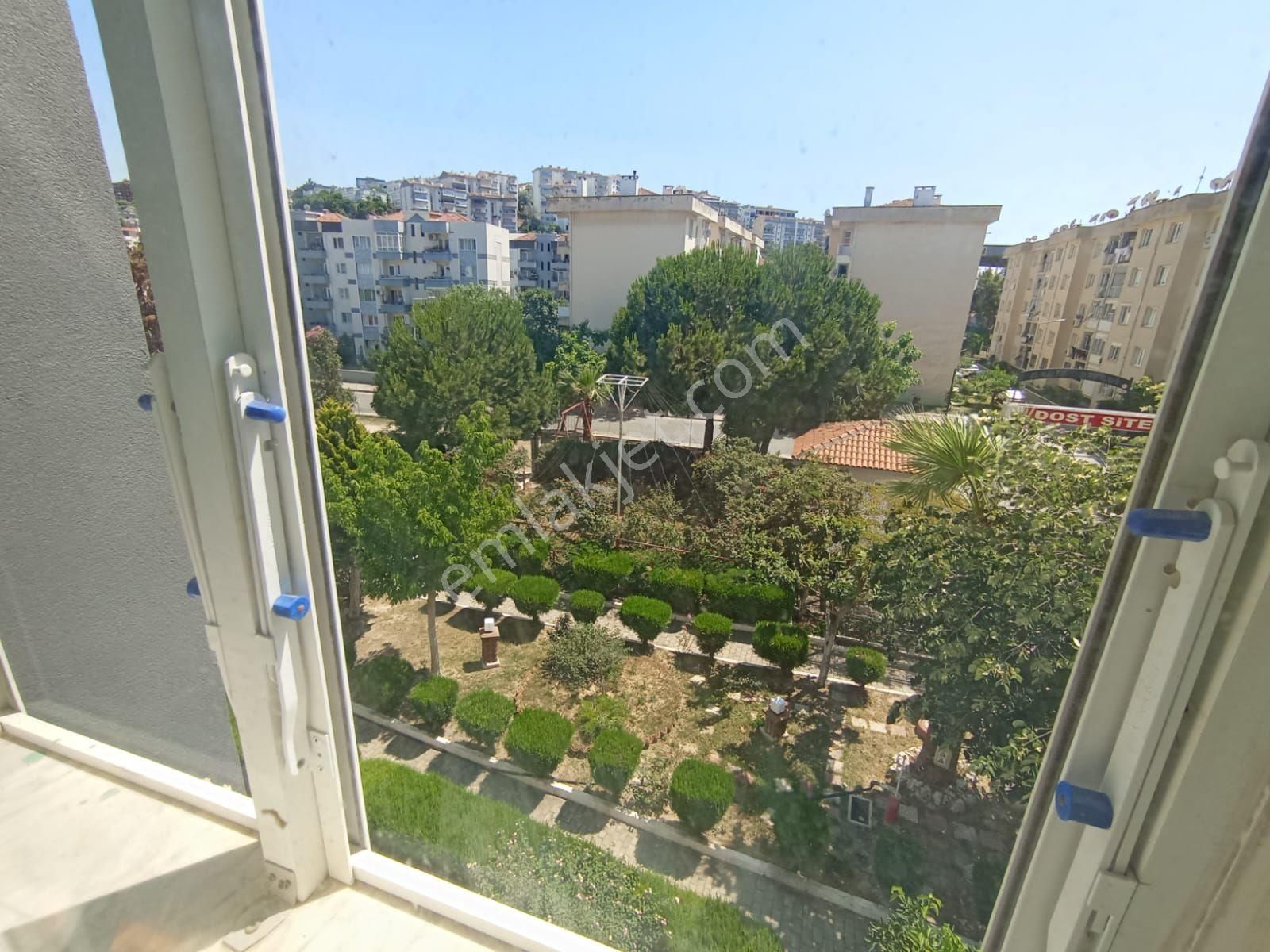 Kuşadası Kadınlar Denizinde 2+1 Kiralık Daire