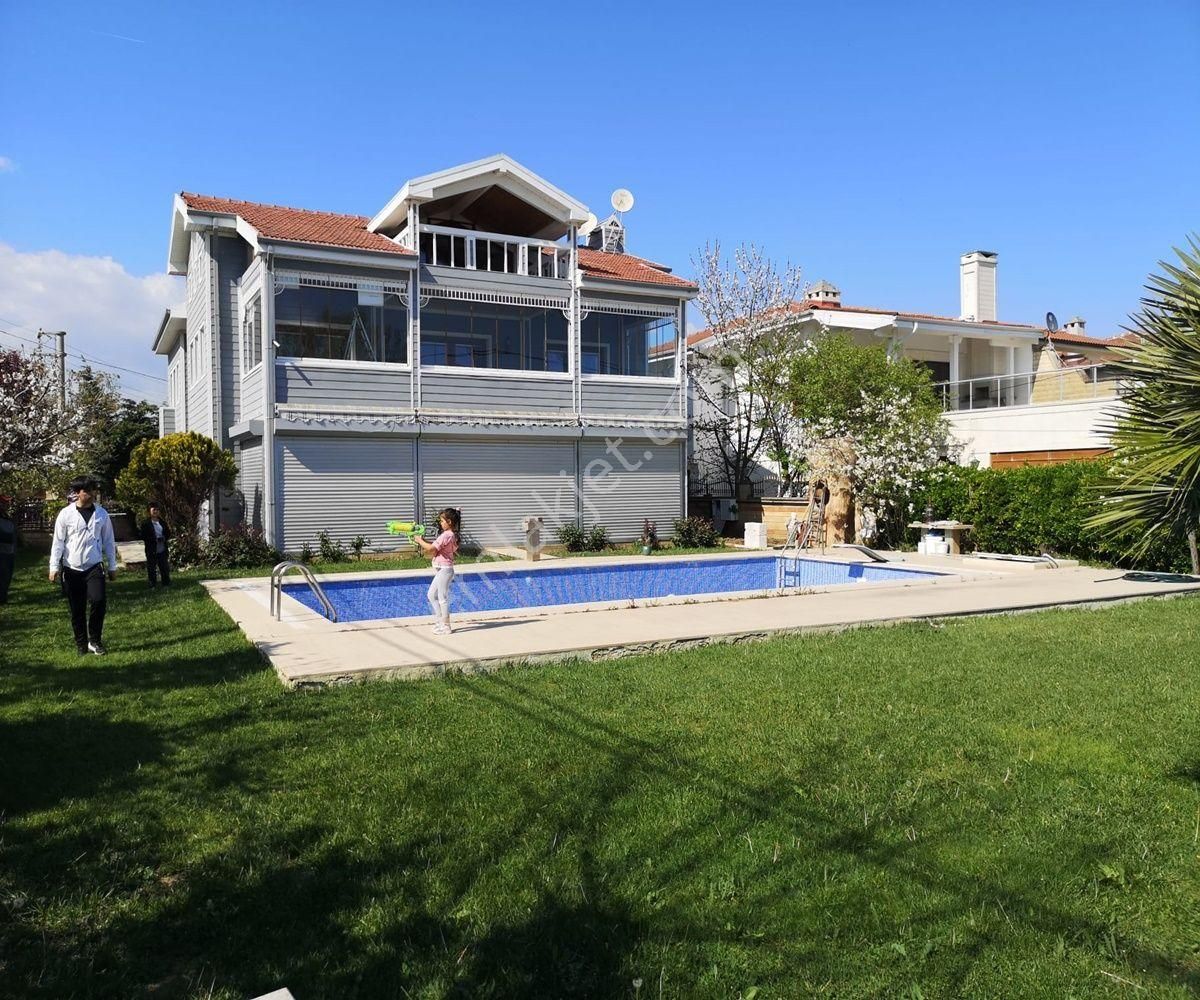 Silivride Eşi Benzeri Olmayan Full Donanımlı Yalı Gibi Villa