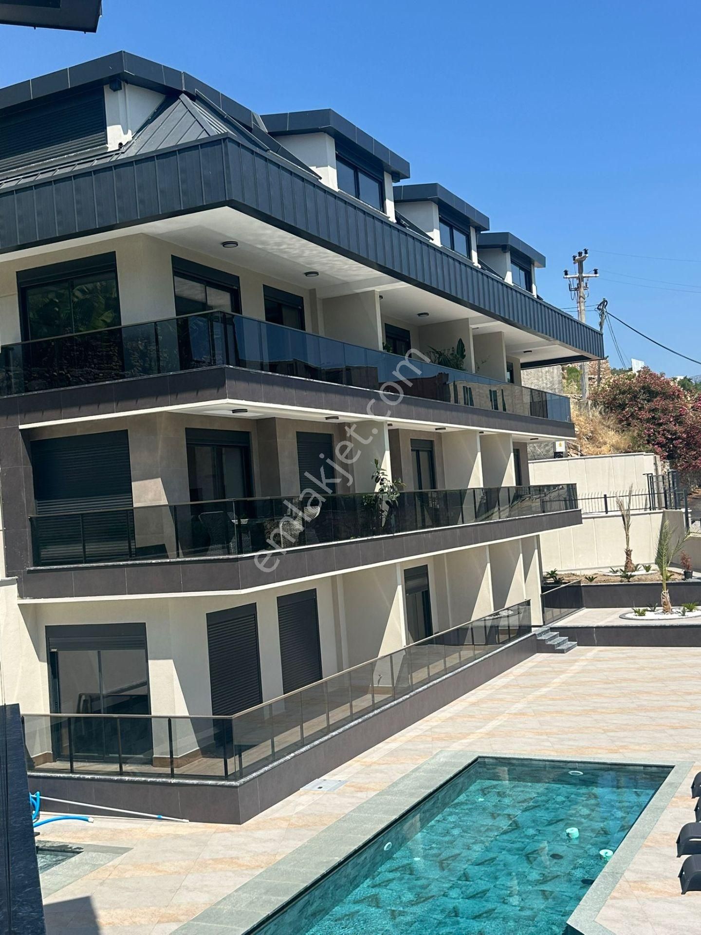 Alanya Cikcilli'de Kiralık Sıfır 1+1 Site İçerisinde Boş Daire