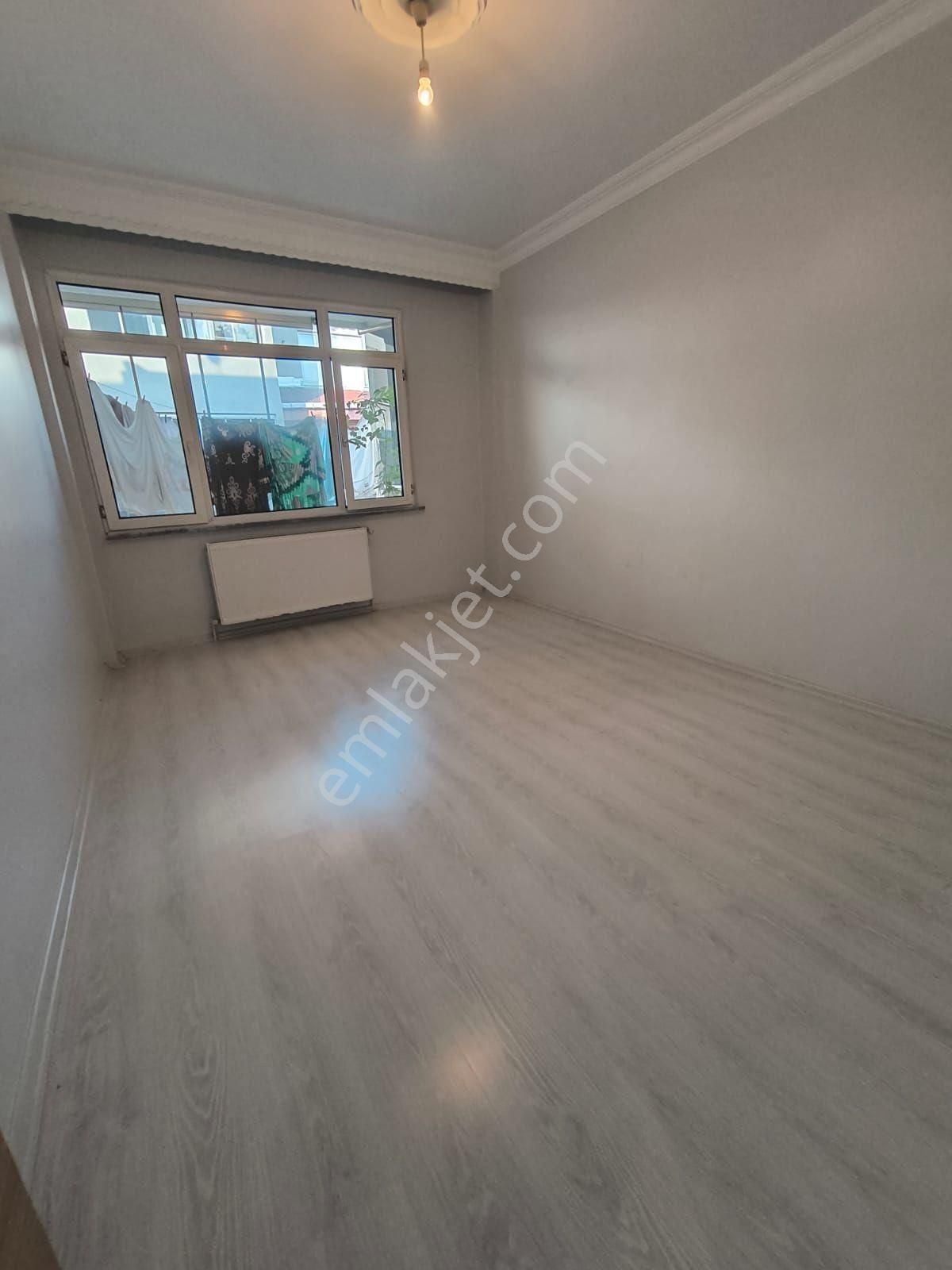 İsmetpaşa Mah.de 3+1 120 M2 Orta Kat Daire