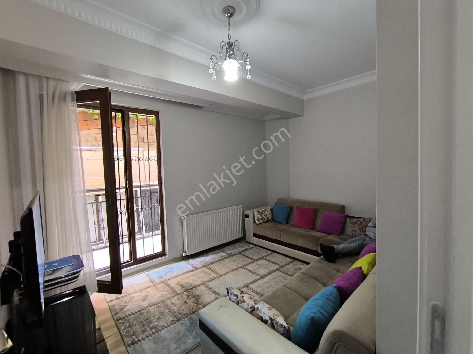 Küçükçekmece Yeşilovada Satılık Yeni B.katı 90m2.daire.2+1.2.700.000.tl