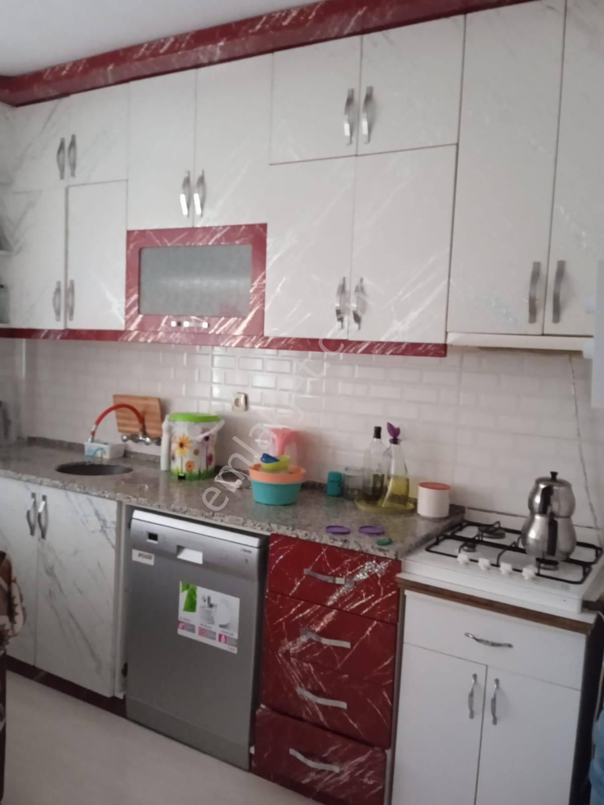 Ceylan Market Yakını 2+1 Zemin Kat Yol Cepheli Bakımlı