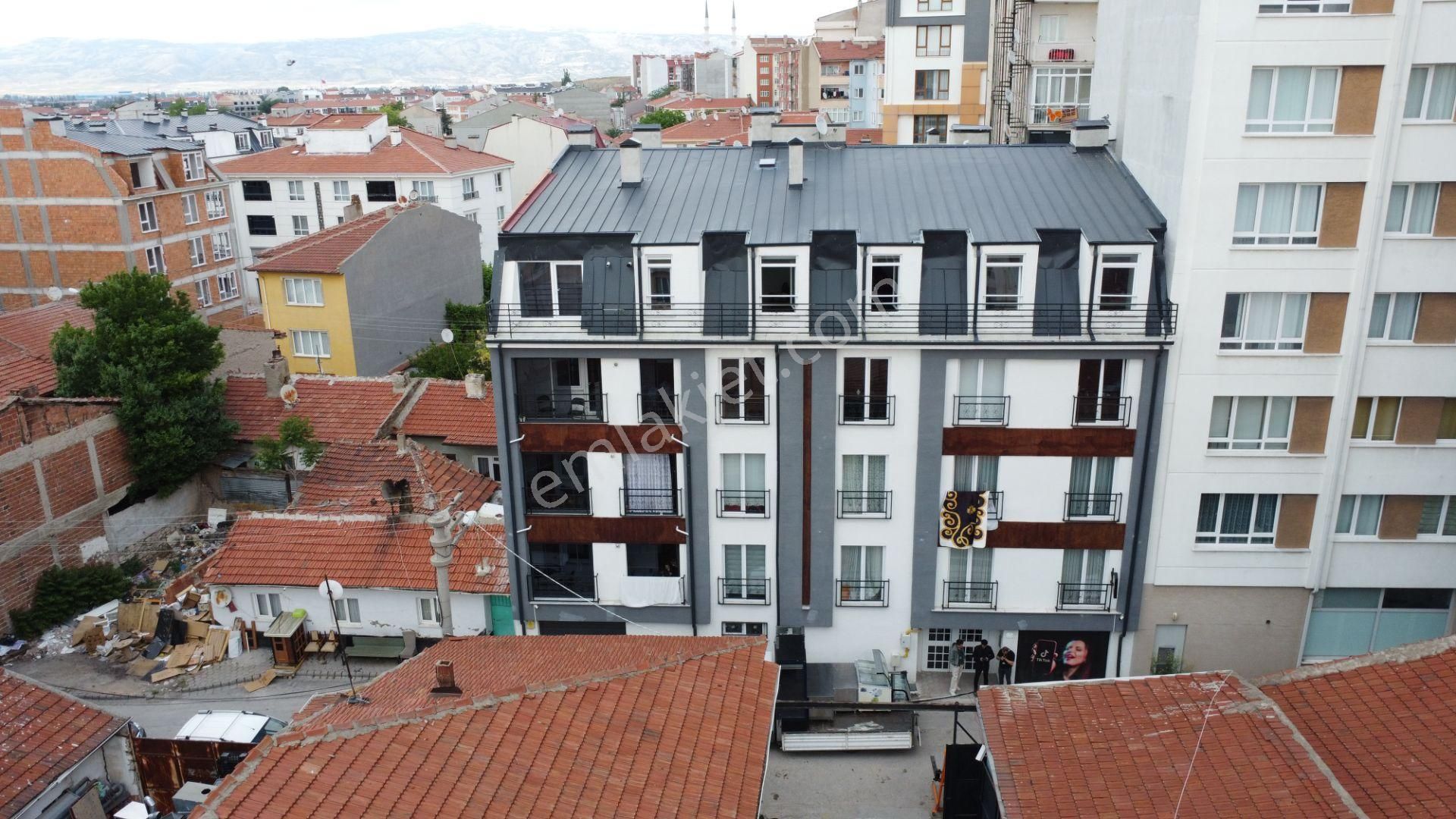 Esgyo'dan Büyük Park Karşısı Yüksek Kira Getirili Komple Bina