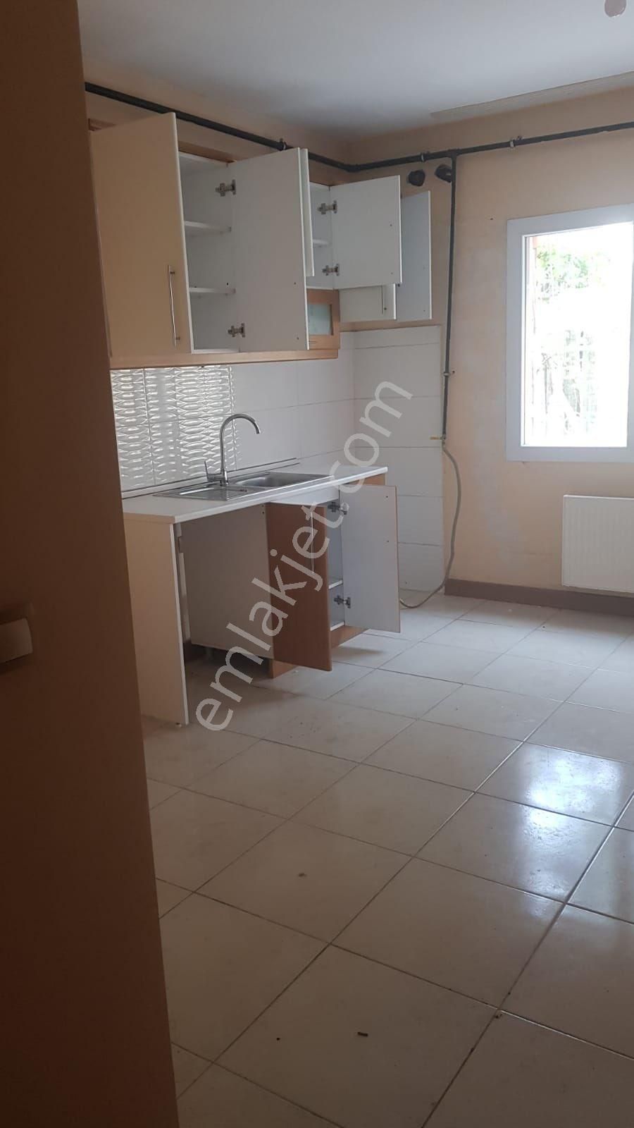 🔹 Kıyıkent 2. Etap’ta, Cadde Üzerinde, Geniş Oturumlu 2+1 Kiralık Daire!