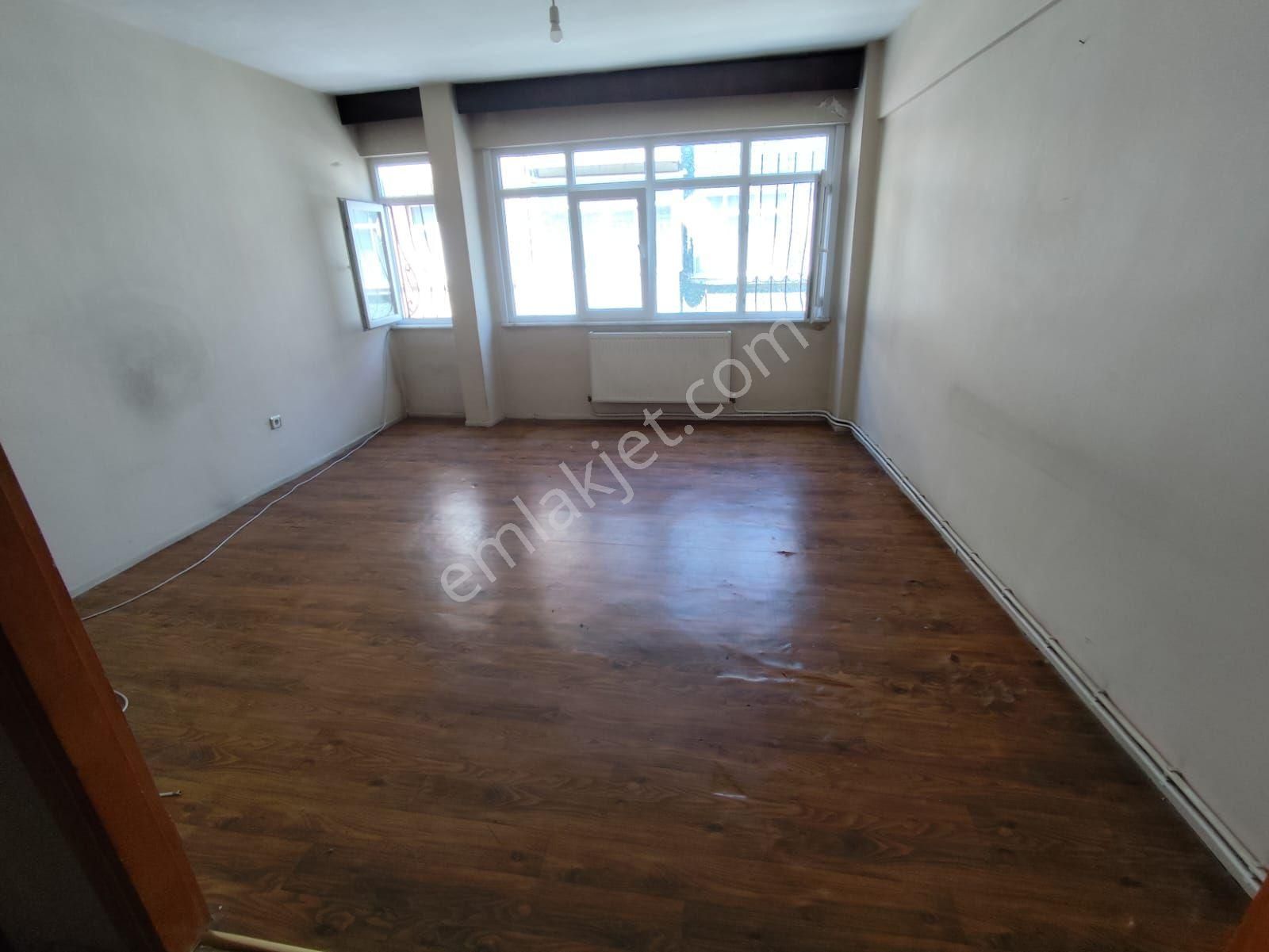 Kocamustafapaşa Silivrikapi Mah Çağlayan Sok 2+1 Kat 1 Çıftcephe Kiralık Daire