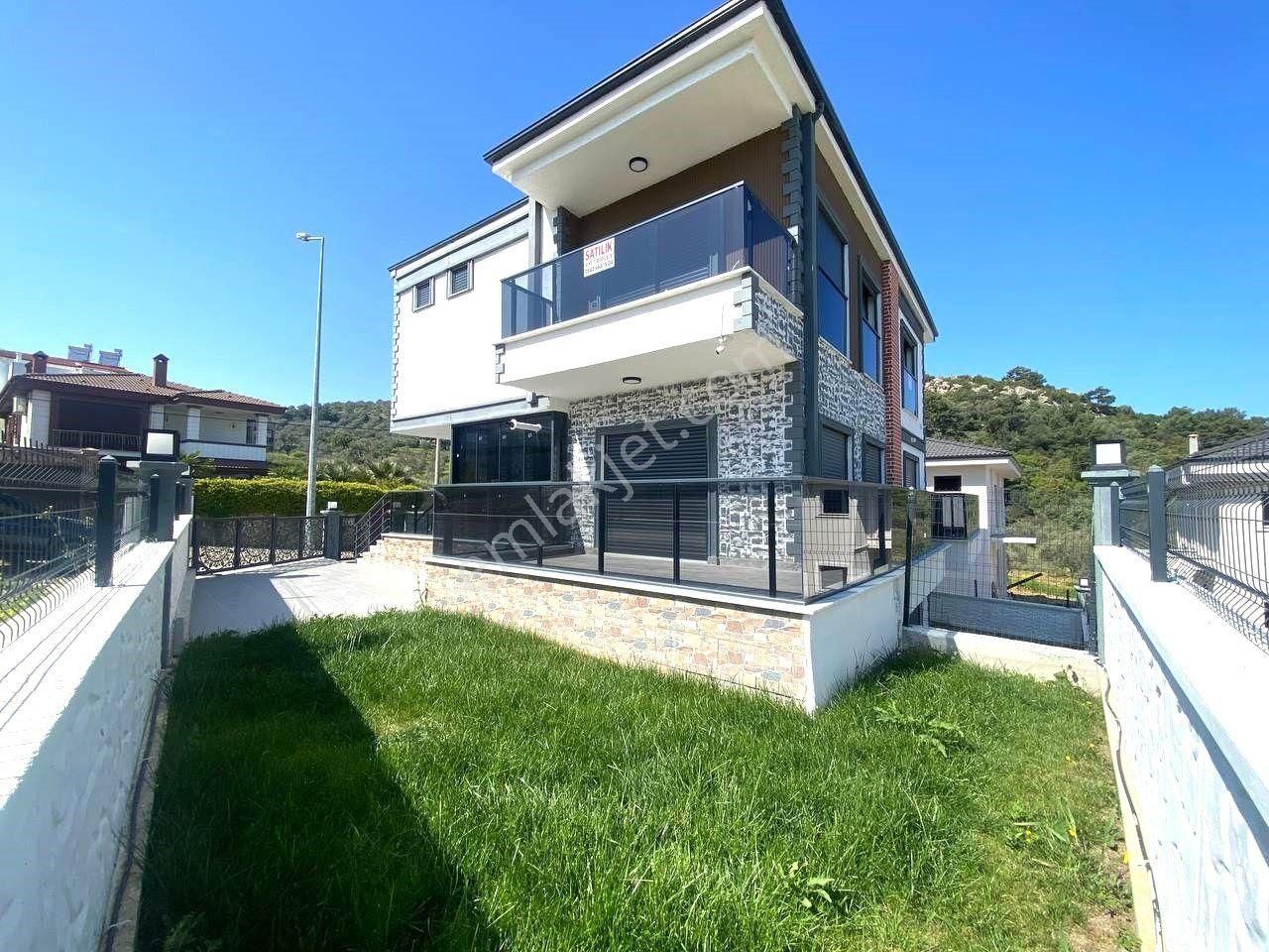 🟥🟥 Aktiften İskelede Doğa Manzaralı Güvenlikli Sitede Satılık 4+1 Villa 🟥🟥