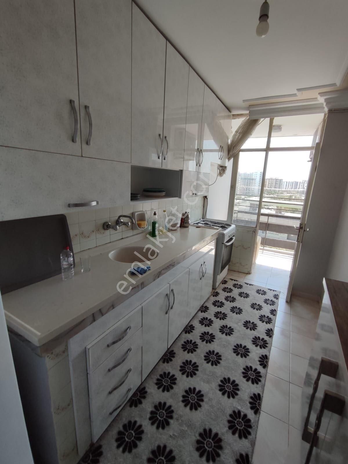 Yeşilyurt Metro Duragı Yanı Eşyalı Kiralık 2+1