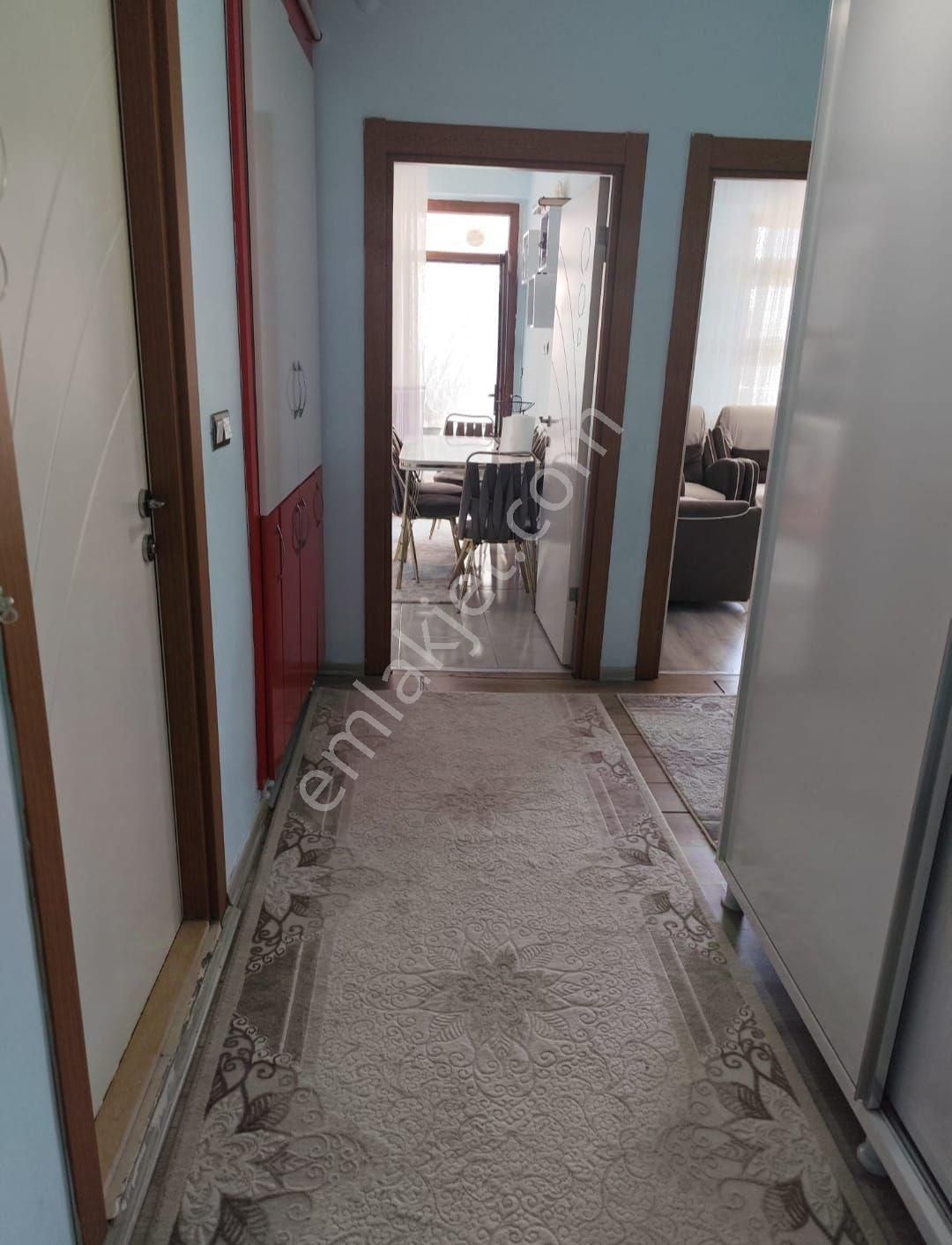 Bağcılar Hava Alanı Kavşağı Civarı 3+1 Aciliyetten Dolayı Uygun Fiyata Satılık Daire