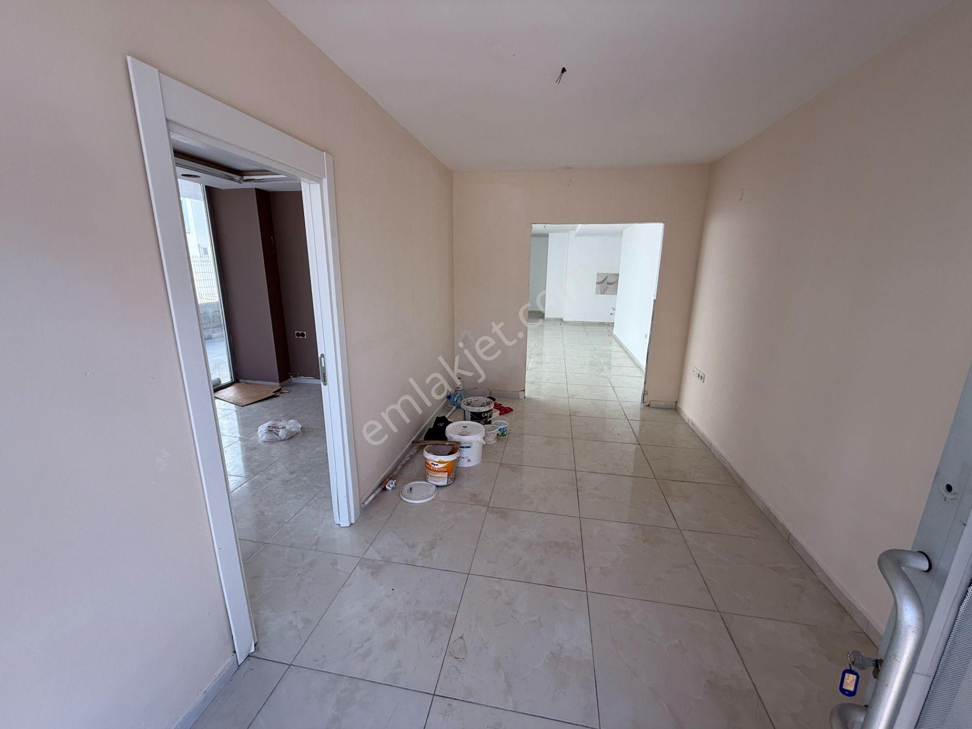 Güllüpınar Caddesi Üzerinde Kiralık Geniş Depolu Dükkan - Görsel 2