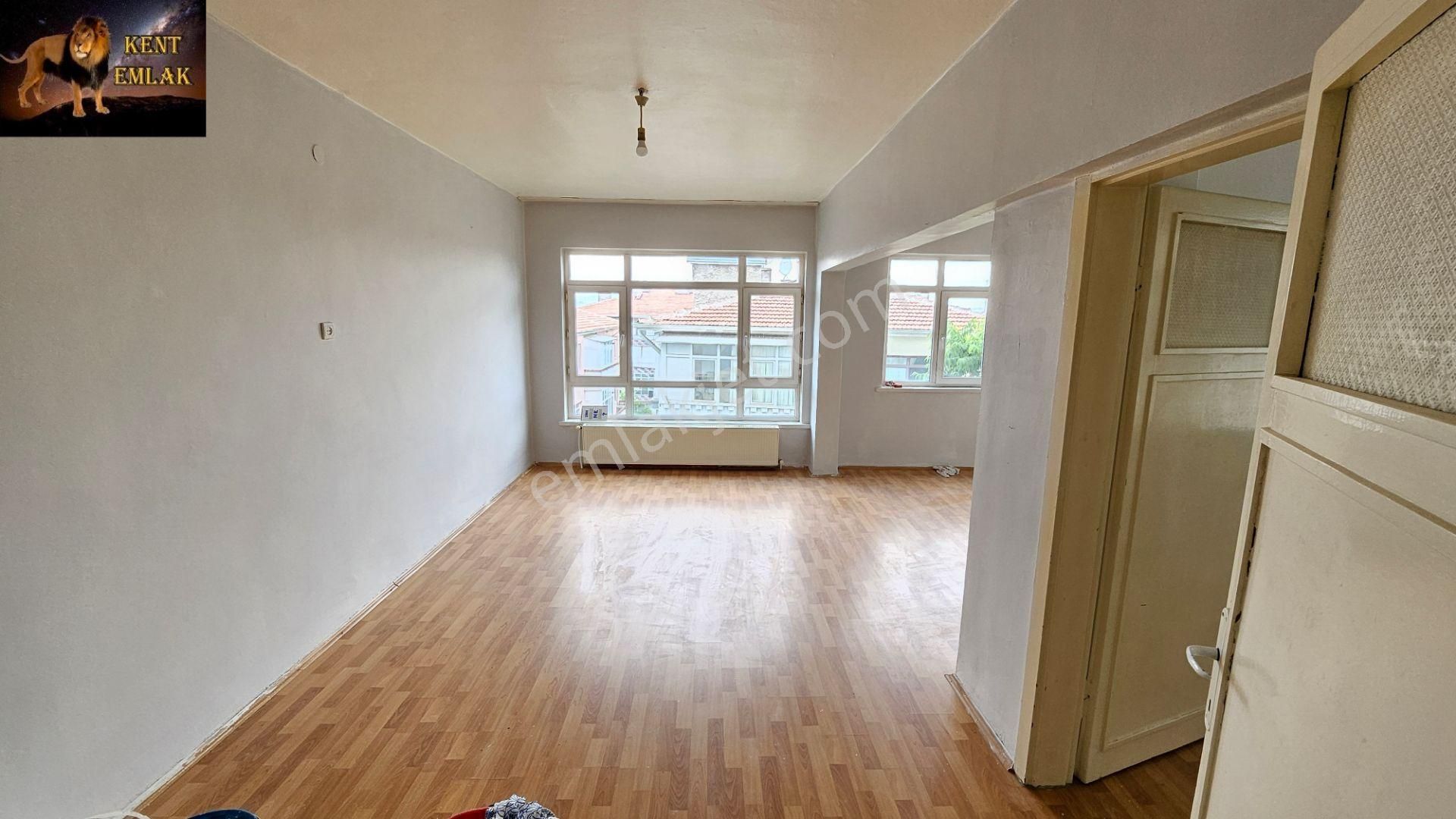 Abidin Paşada 1. Katta 2+1 Boyalı Metroya Yakın Full Yapılı Kiralık Daire