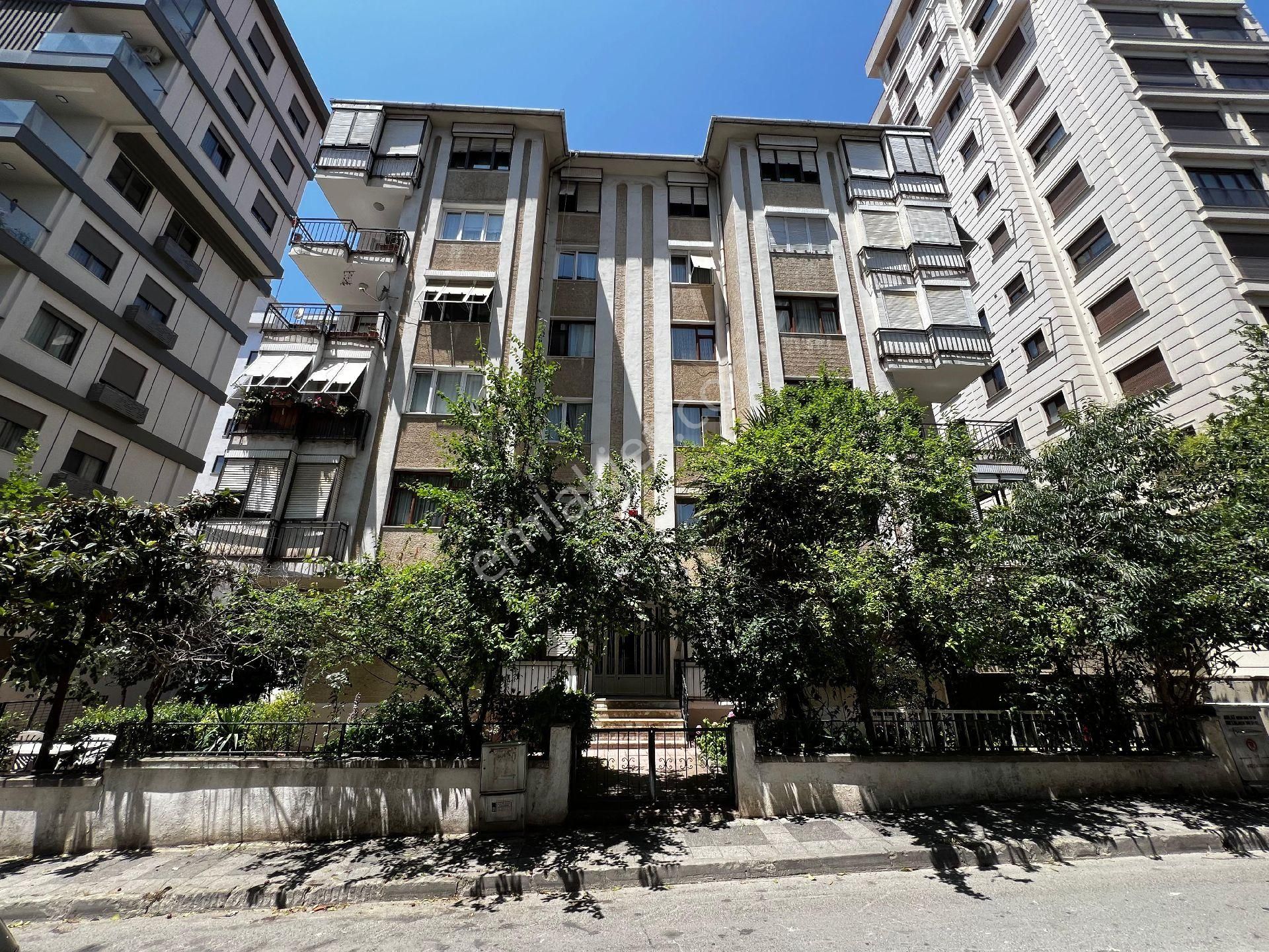 Bostancı'da Arsa Payı Yüksek Yatırımlık Otoparklı 3+1 80 M² Net