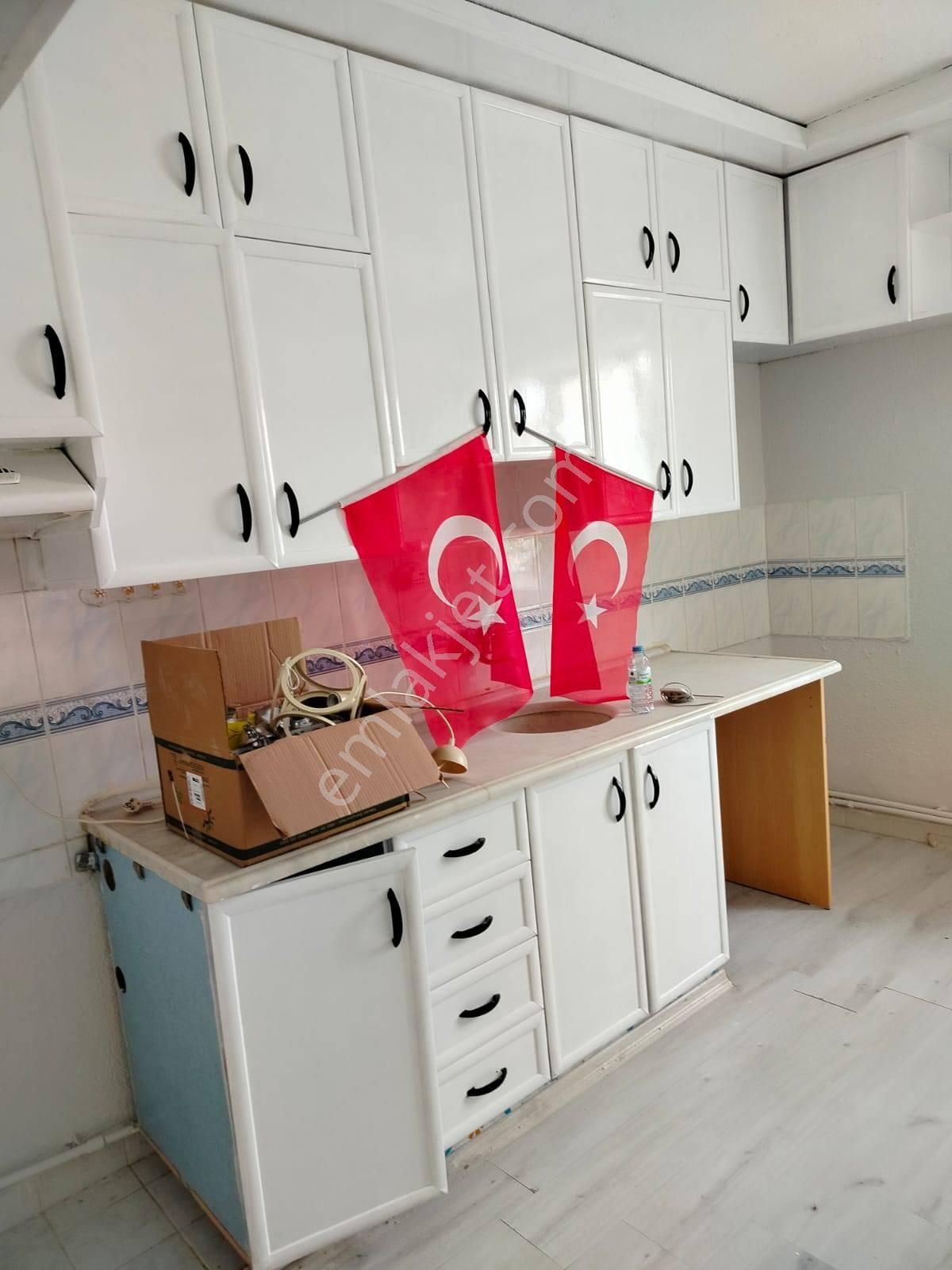 Ceylan Market Yakını 2+1 Düz Giriş İnme Cıkma Yok Yalıtımlı