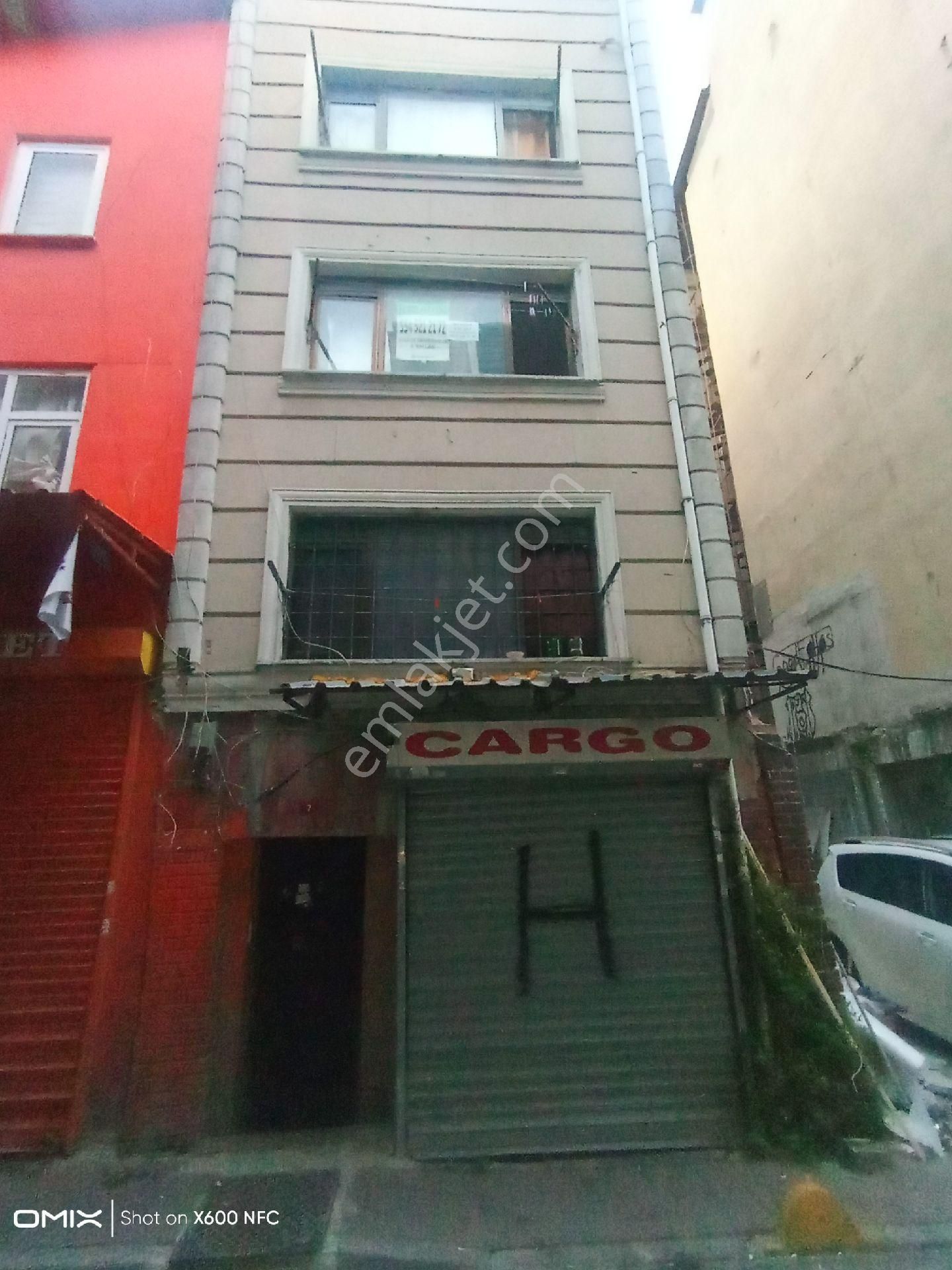 Kumkapı Langa Caddesinde Kiralık 1+1 Daire