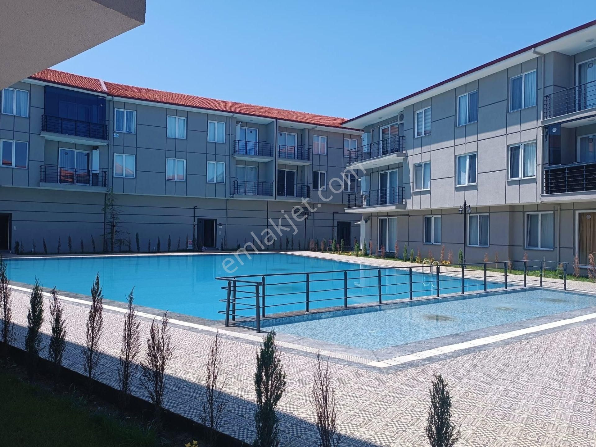 Çamlık 2 Sitesinde Arakat Kısmi Eşyalı Devamlı Kiralık 2+1 Daire