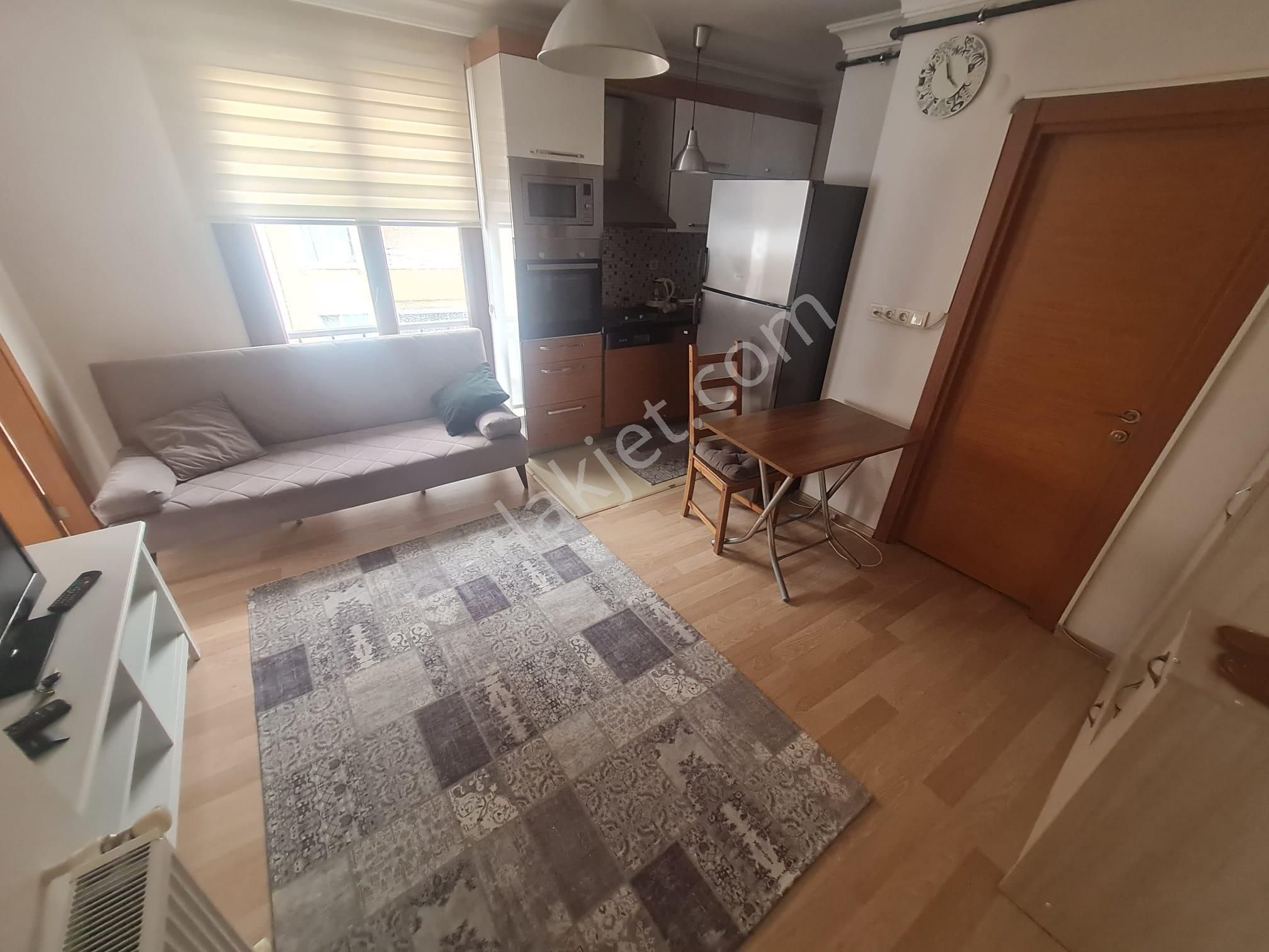 Ataşehir Kayışdağında Yeditepe Üniv.yakın Eşyalı 1+1 Daire